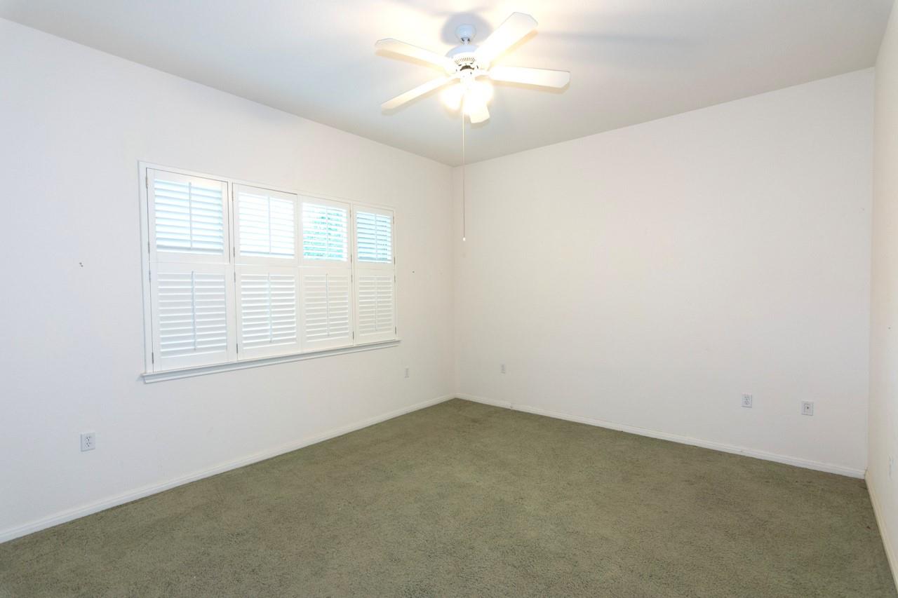 102 Harness Ln Property Photo 18