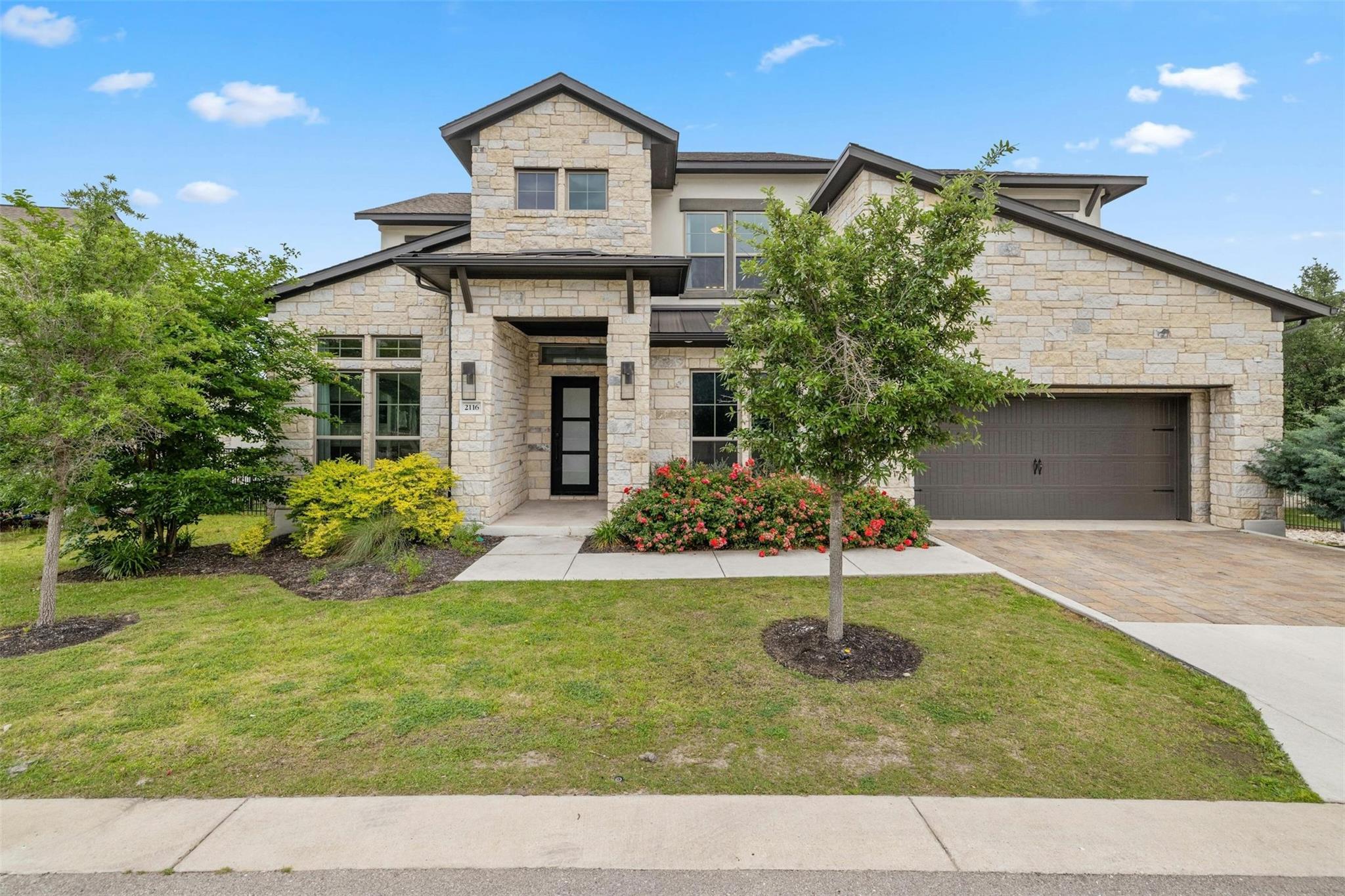2116 Cades Spirit Bnd 19 Property Photo 1