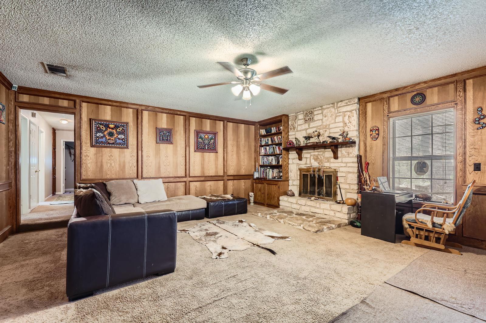 1304 Breakaway Rd Property Photo 4