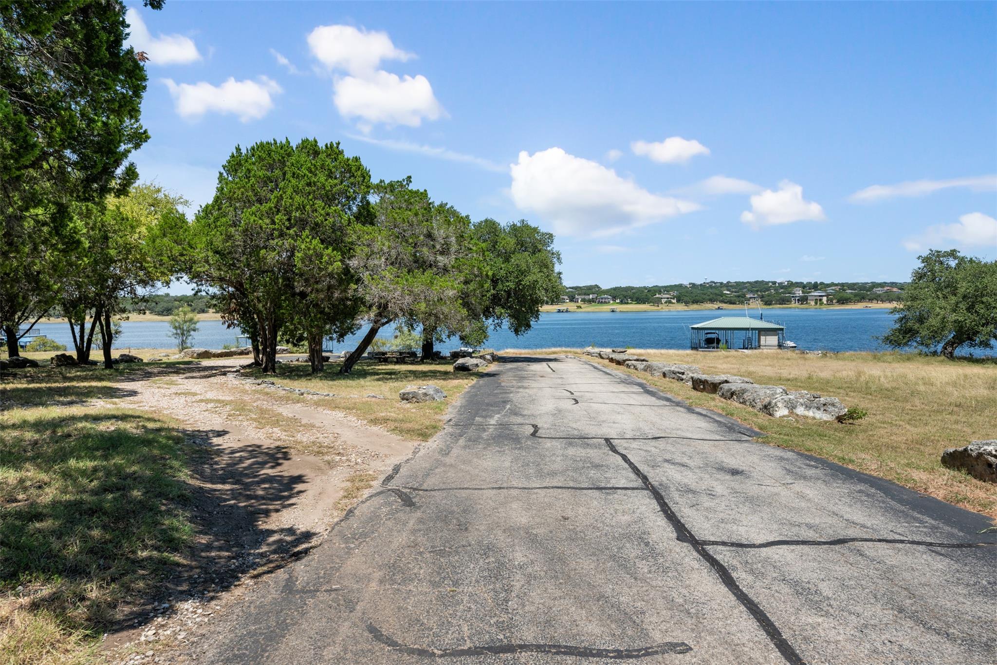 10 Thurman Bluff Dr Property Photo 17