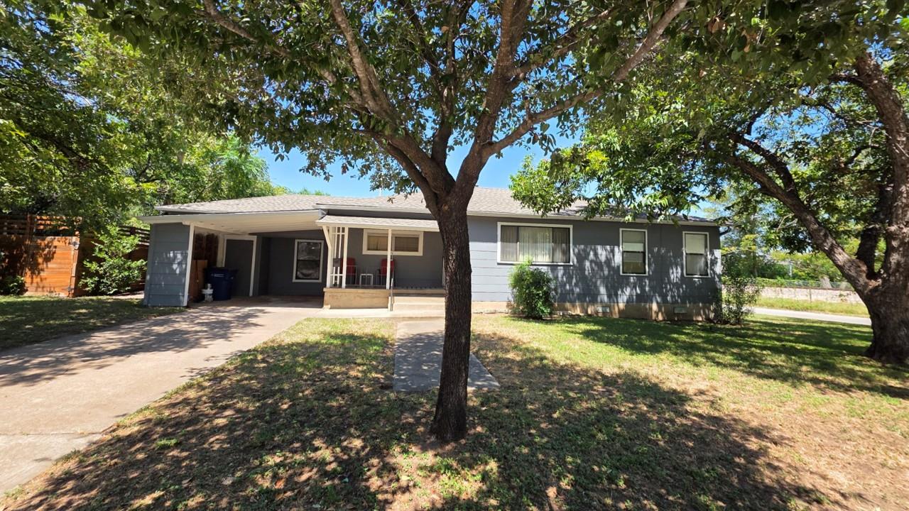 1028 Ellingson Ln Property Photo 1