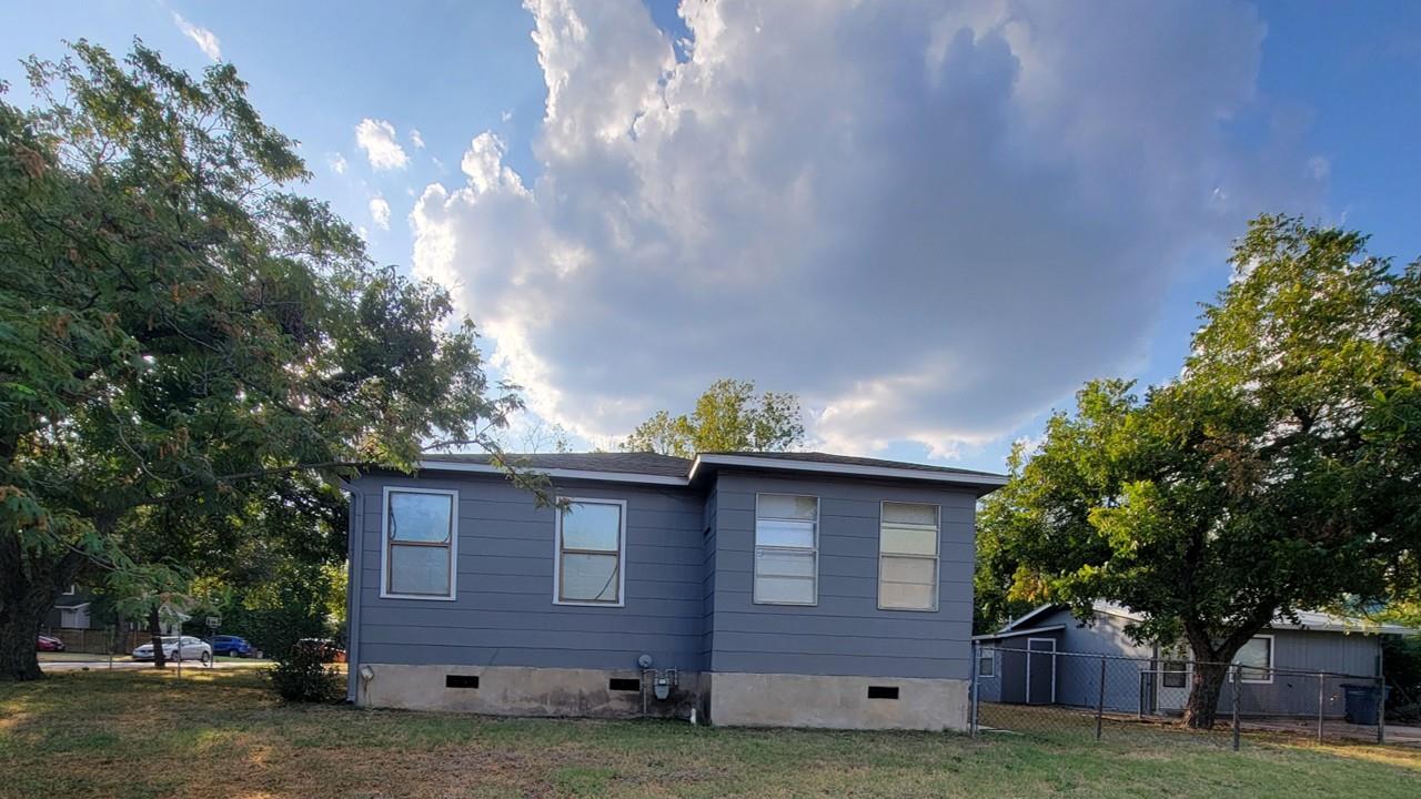 1028 Ellingson Ln Property Photo 5