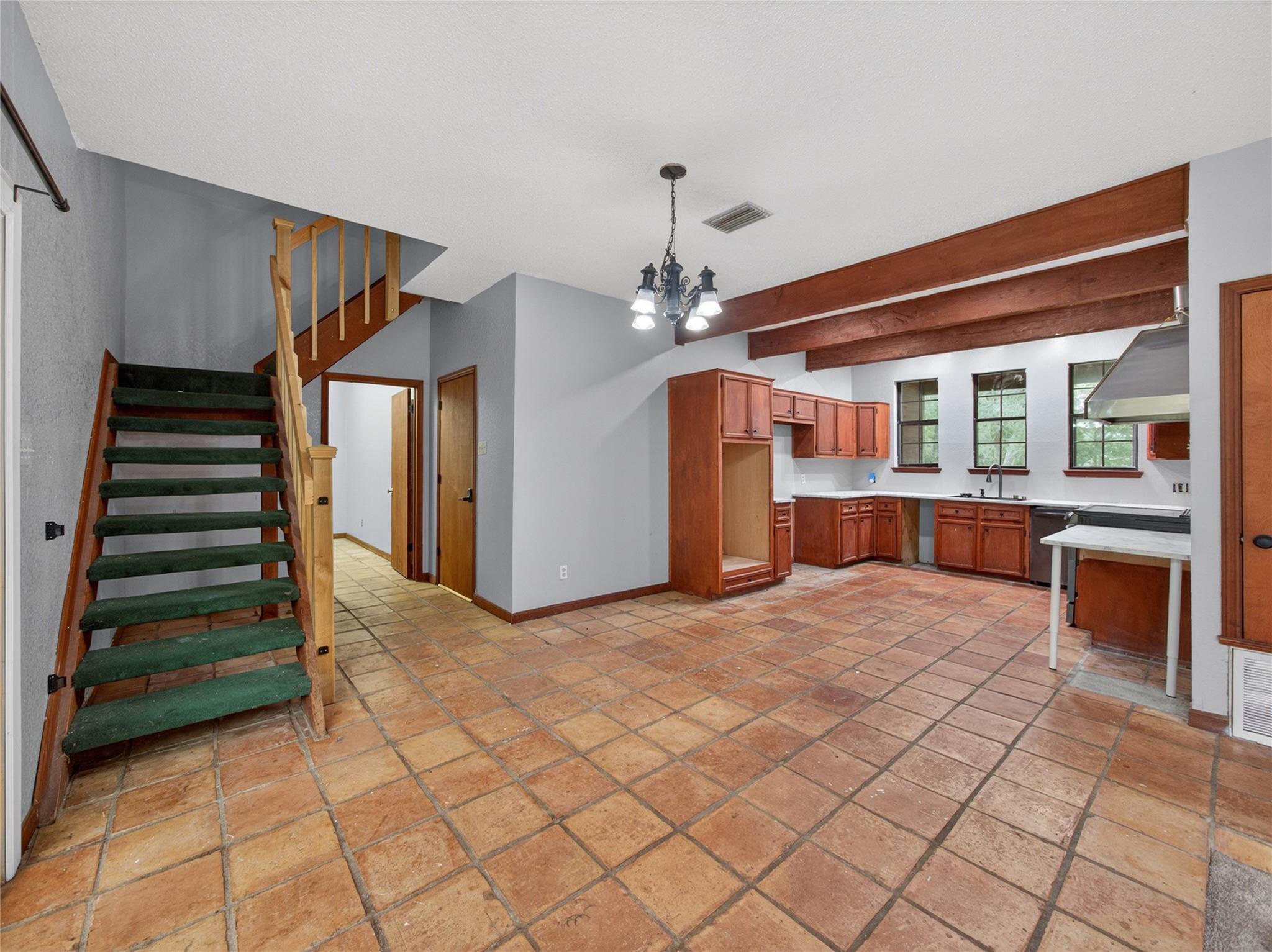 222 Indiana Rd Property Photo 9