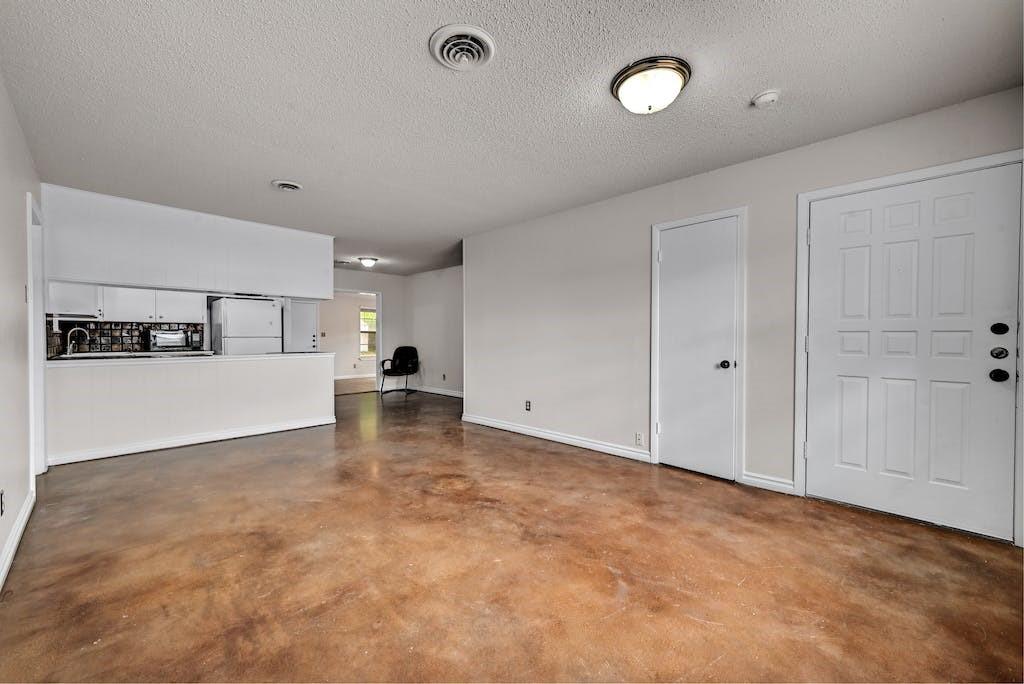 7001 Miranda Dr Property Photo 4