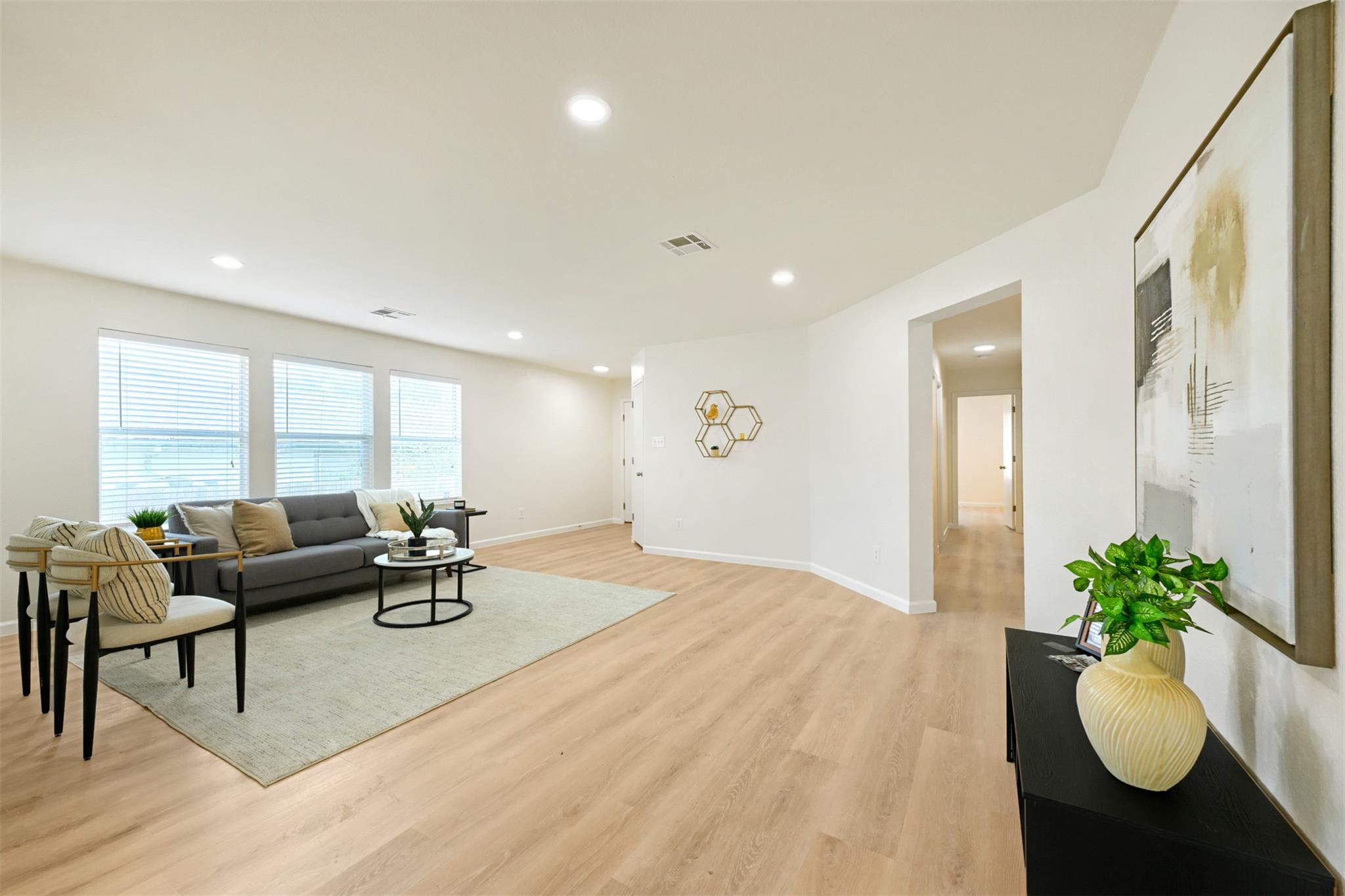 208 Buttercup Way Property Photo 1