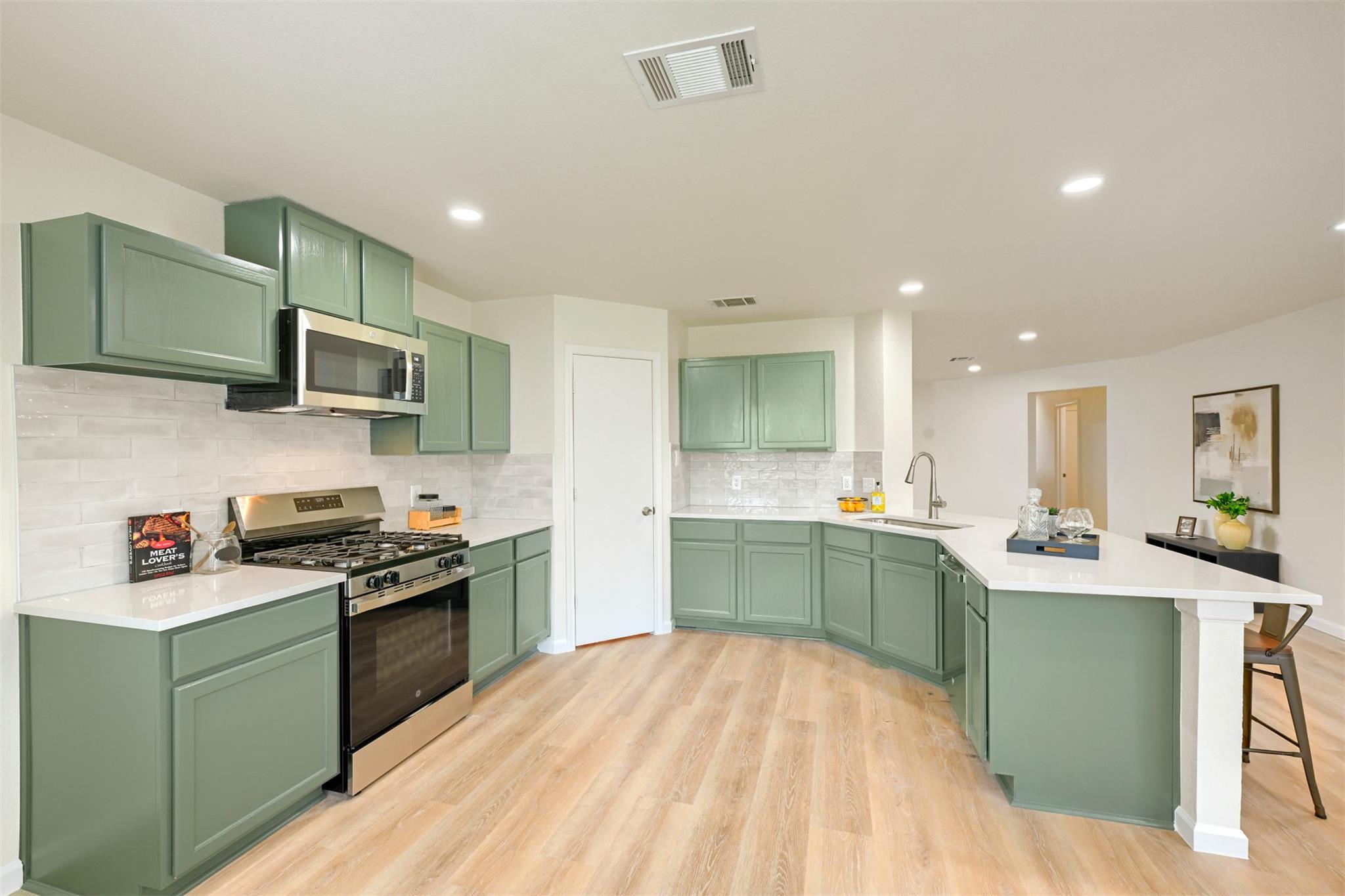 208 Buttercup Way Property Photo 1