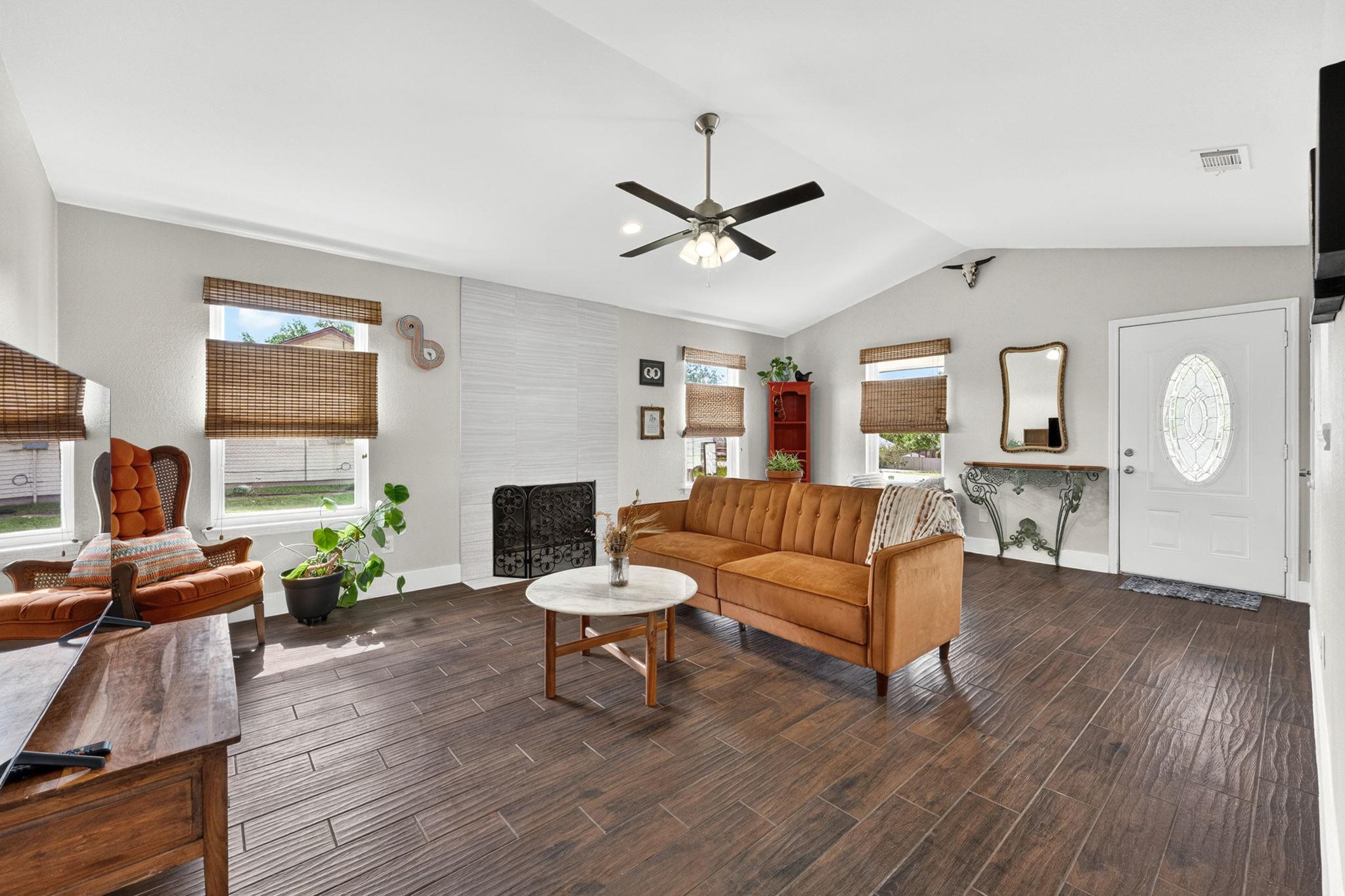 12212 Mustang Dr Property Photo 4