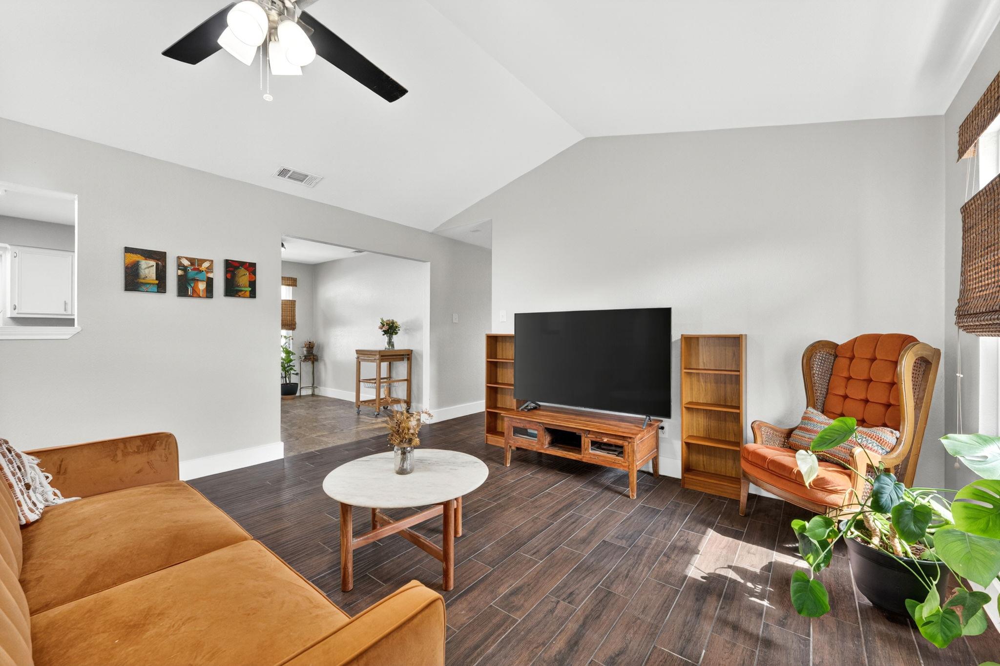 12212 Mustang Dr Property Photo 6