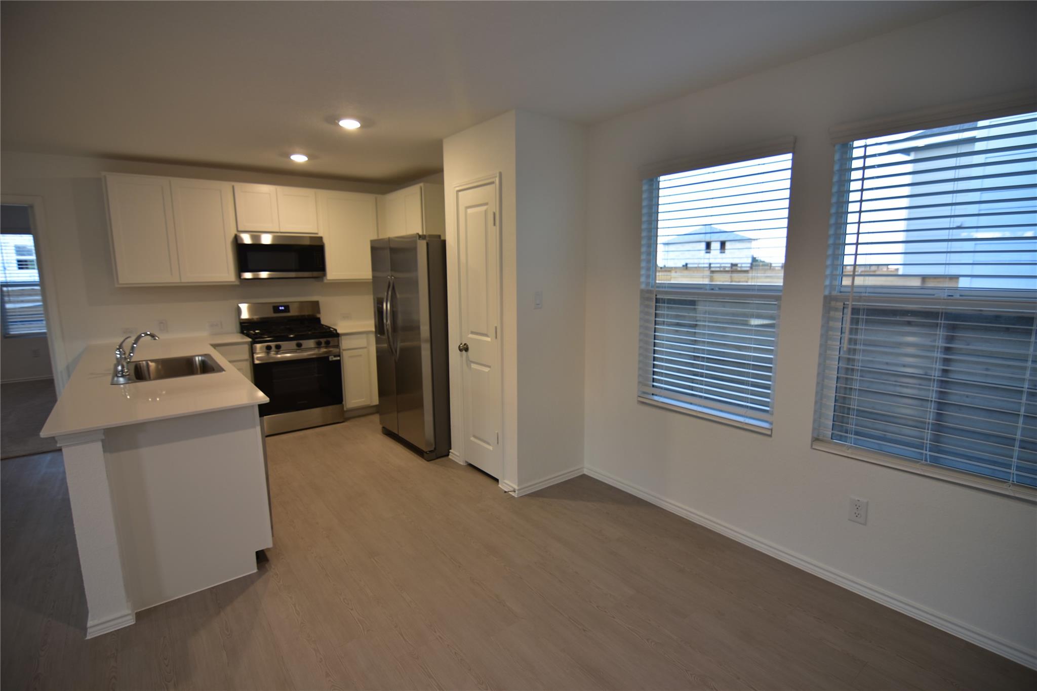 343 Keefer None Property Photo 4
