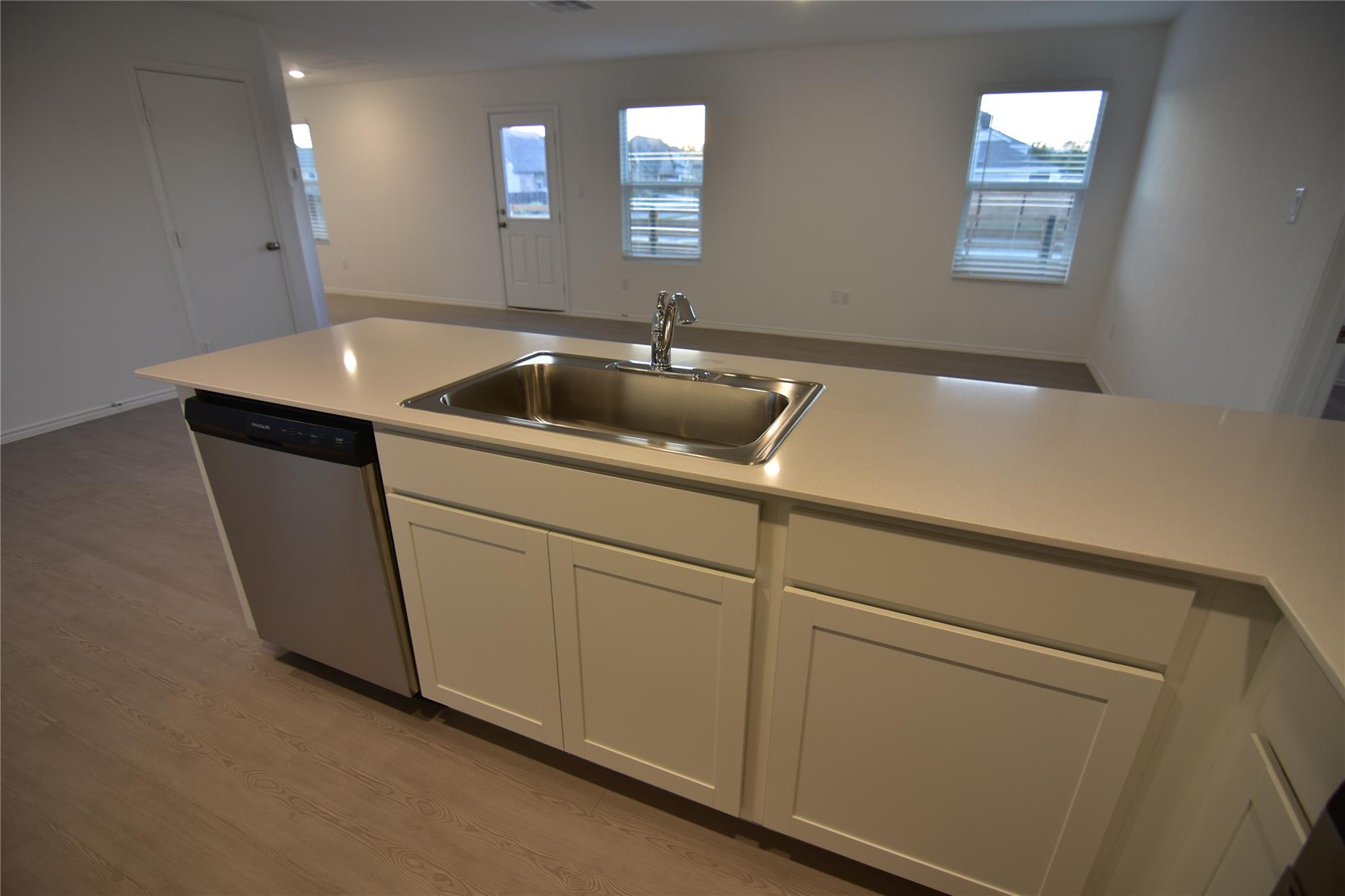 343 Keefer None Property Photo 14