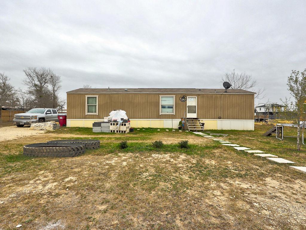 230 Gato Rd Property Photo 2