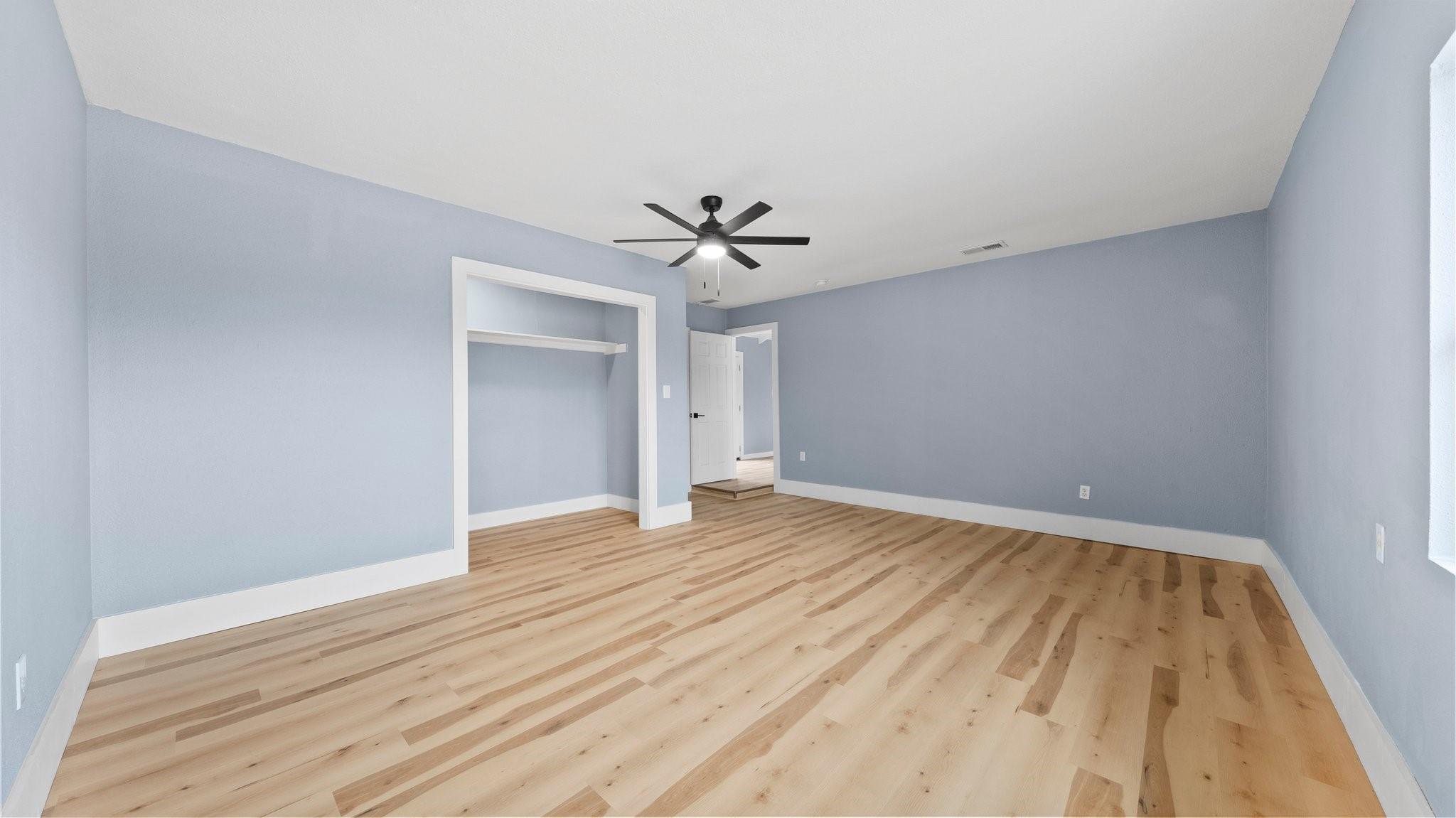 1112 Village Green Dr Property Photo 12