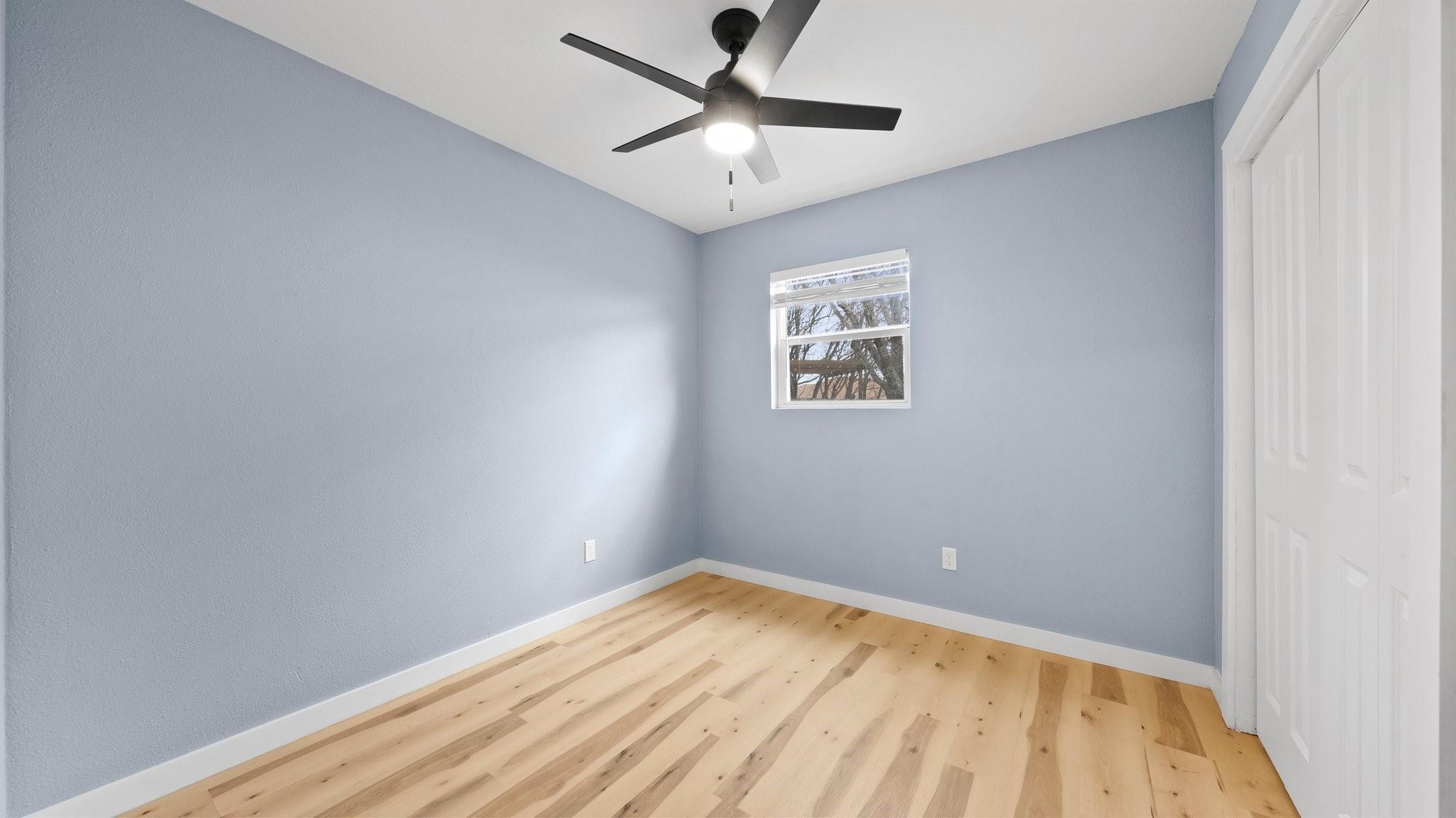 1112 Village Green Dr Property Photo 18