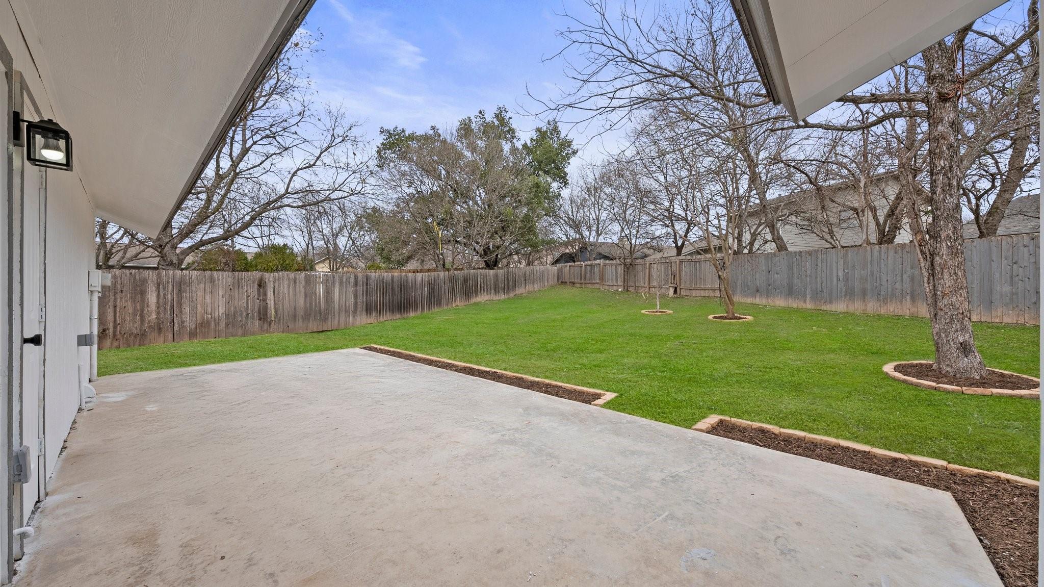 1112 Village Green Dr Property Photo 24