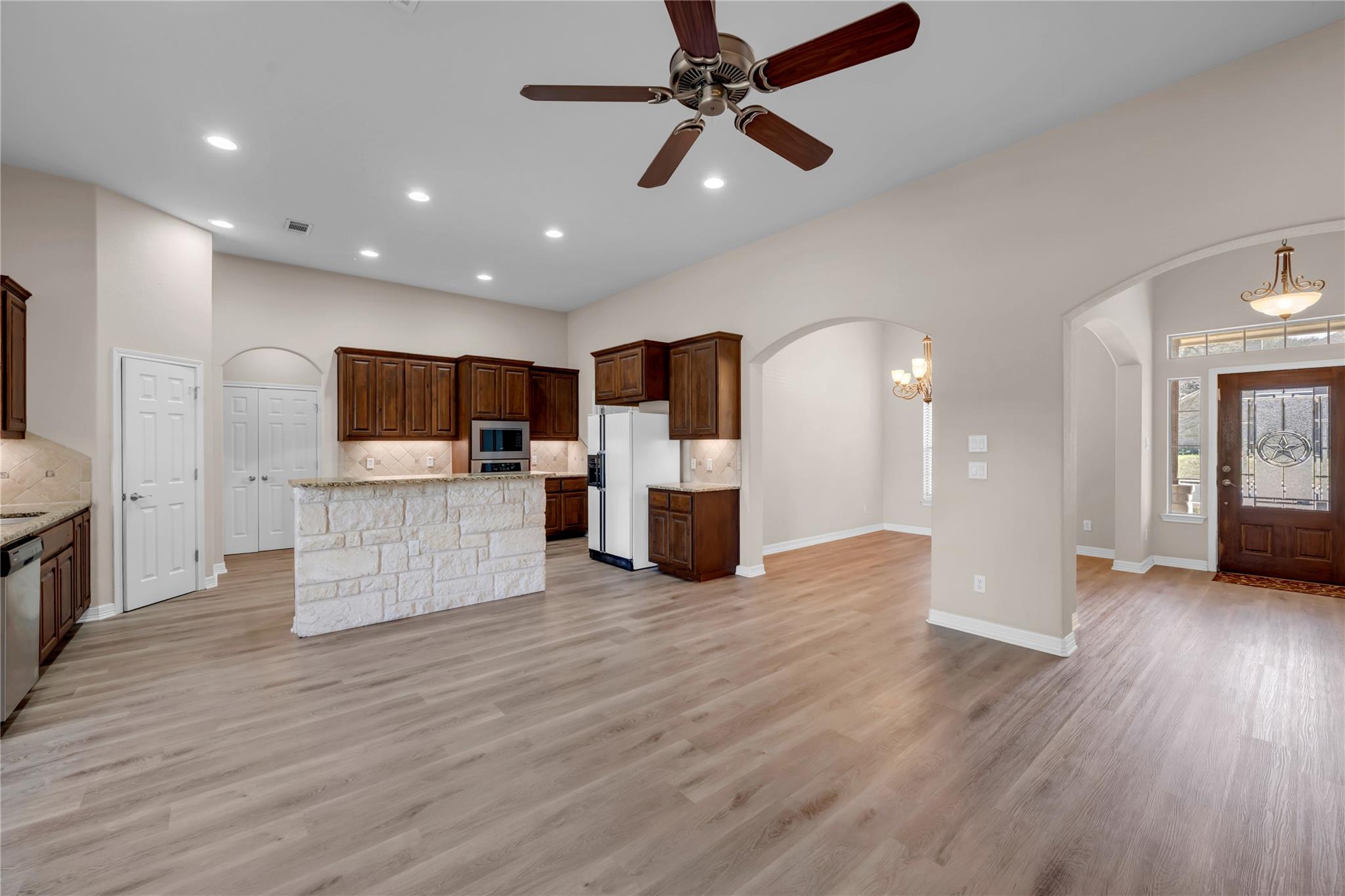 106 Alexander Ave Property Photo 9