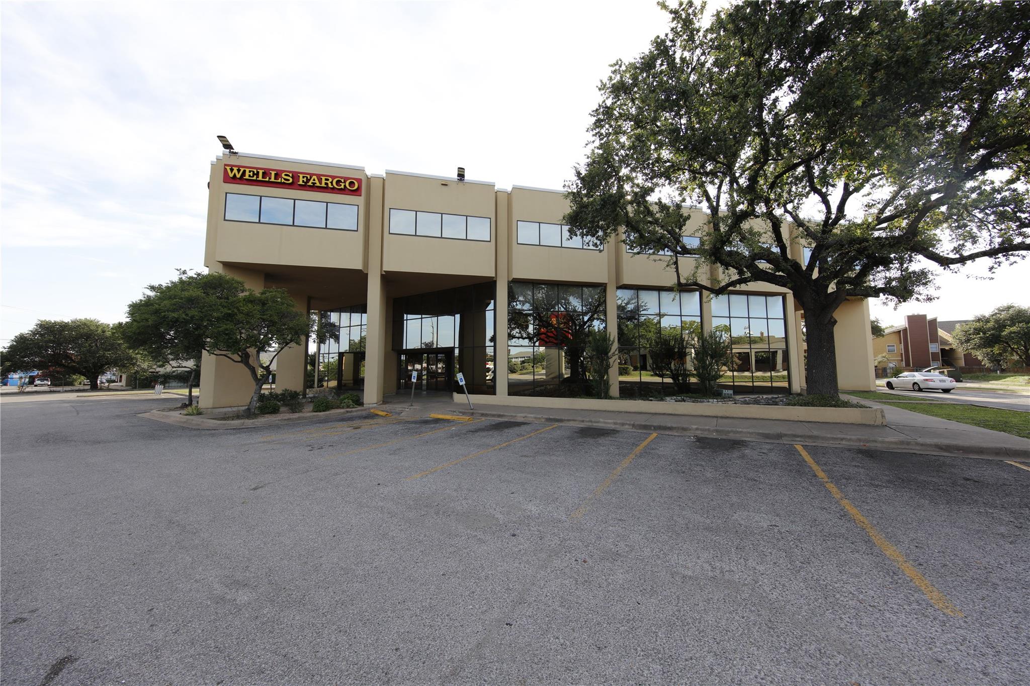 9800 N Lamar Blvd #305 Property Photo 1