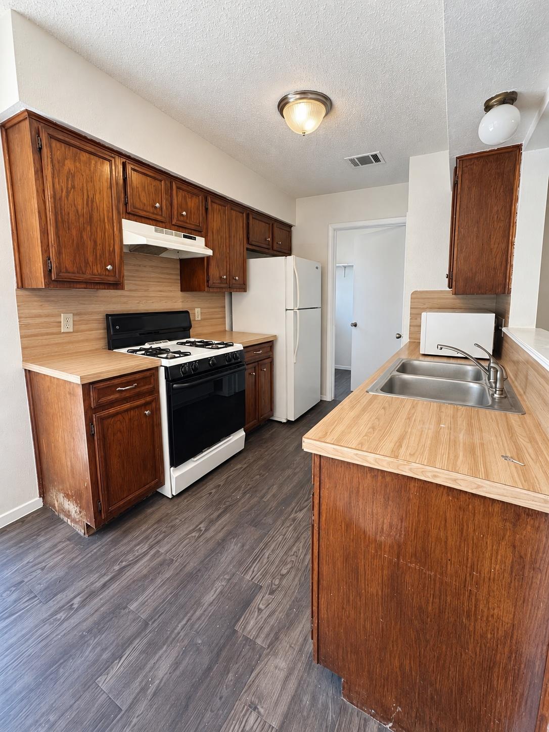 3515 Rollingway Cv #b Property Photo 3