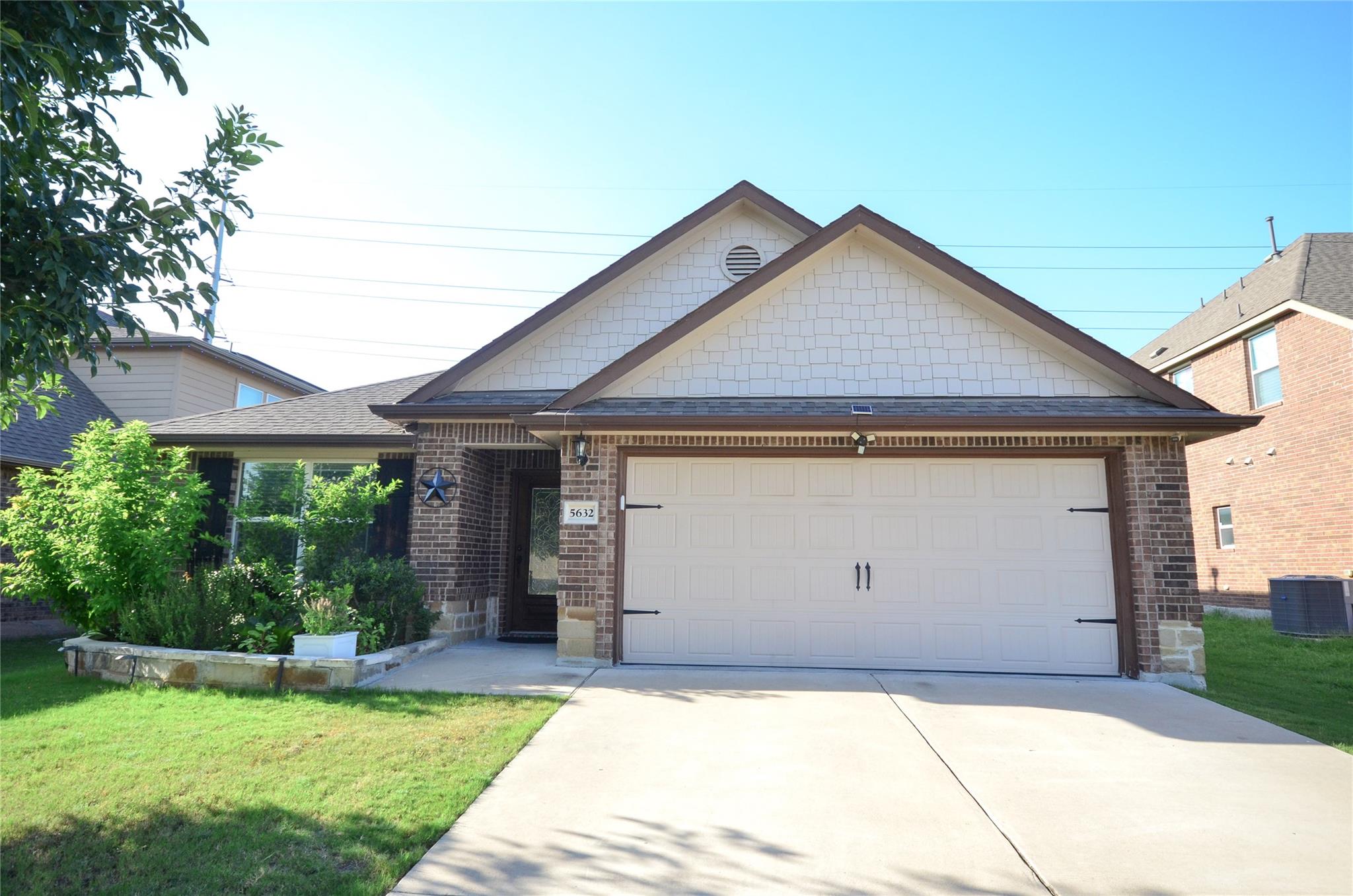 5632 Sabbia Dr Property Photo 1