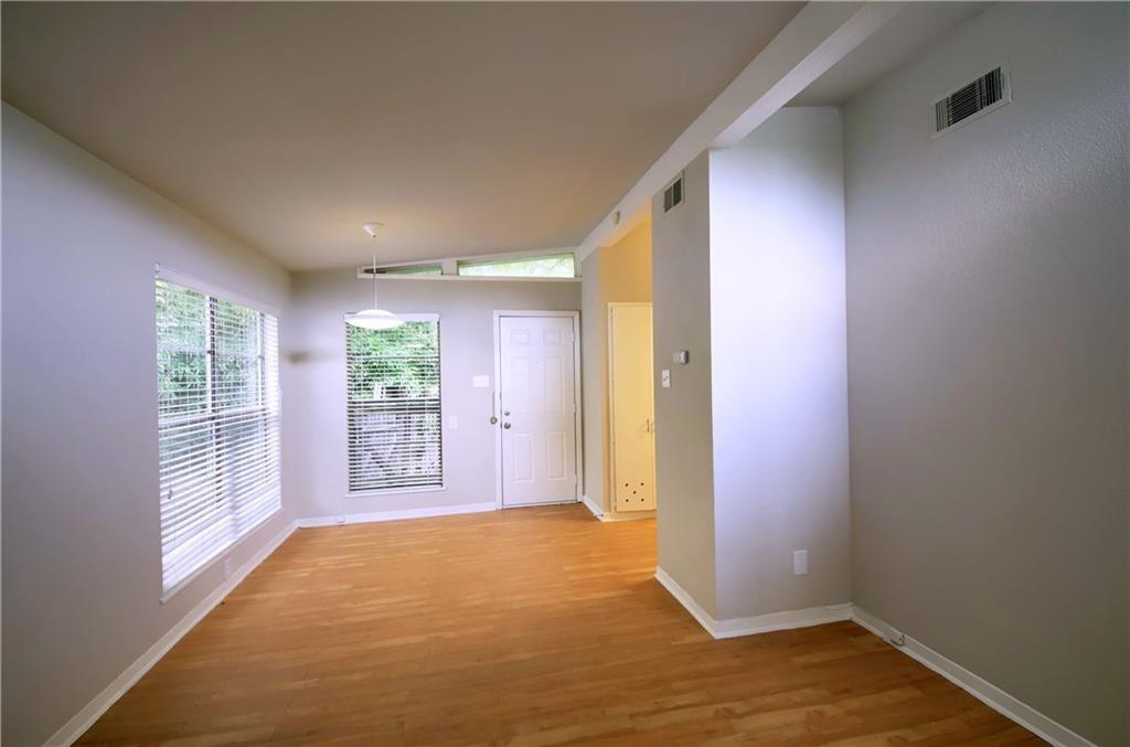 2825 San Gabriel St Property Photo 2