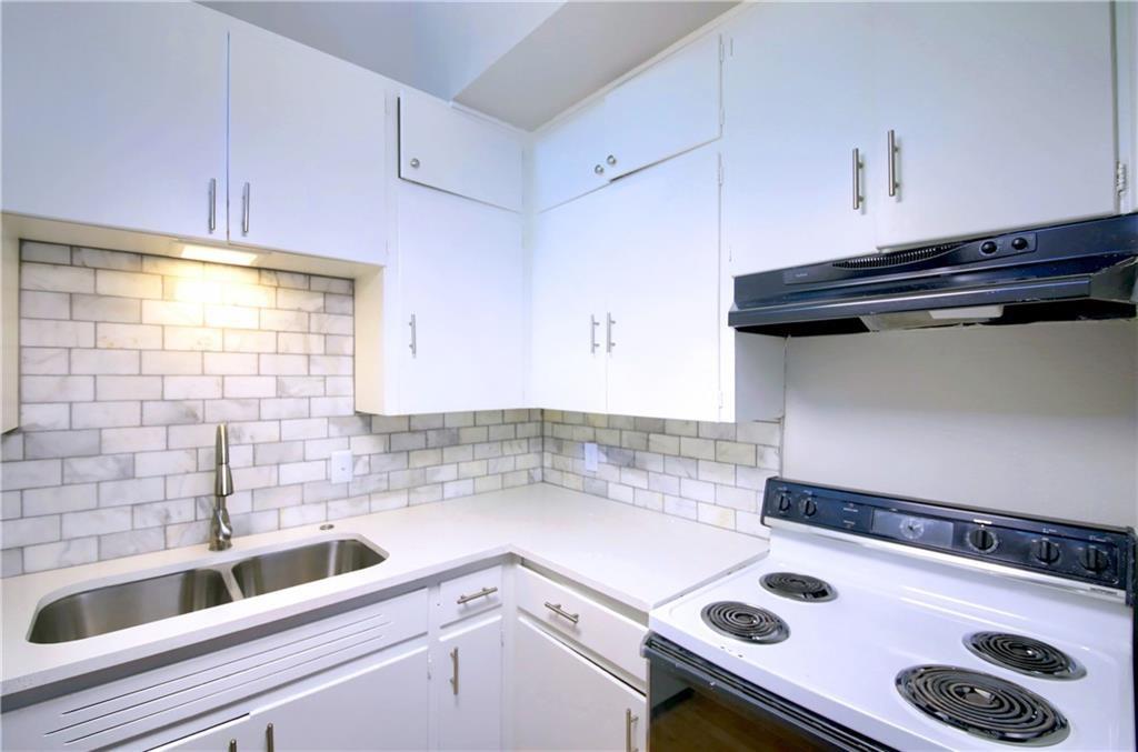 2825 San Gabriel St Property Photo 3