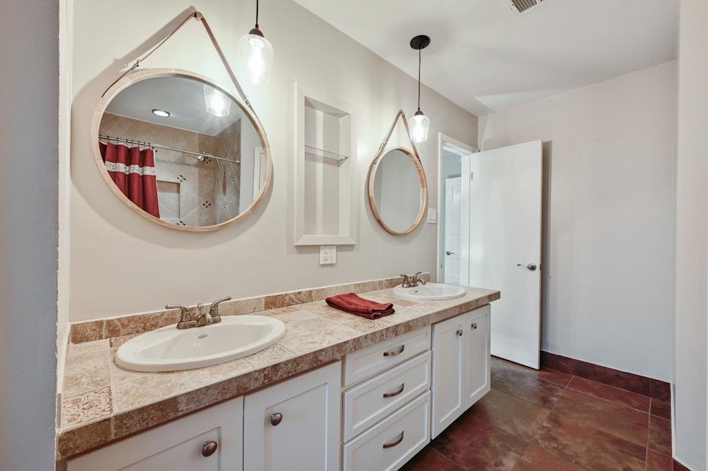 9906 Willers Way Property Photo 13