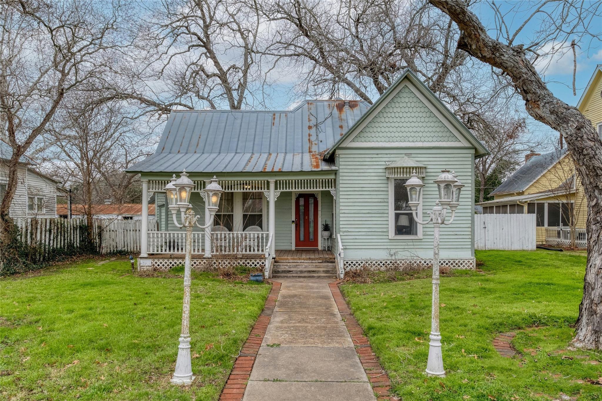 503 Olive St Property Photo