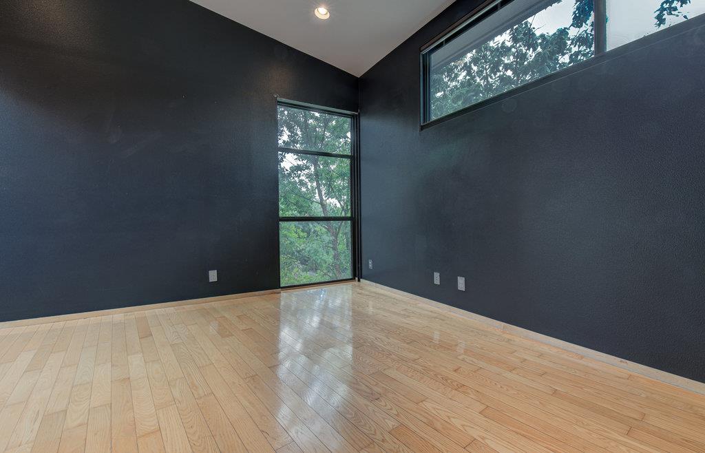 515 El Paso St #b Property Photo 5