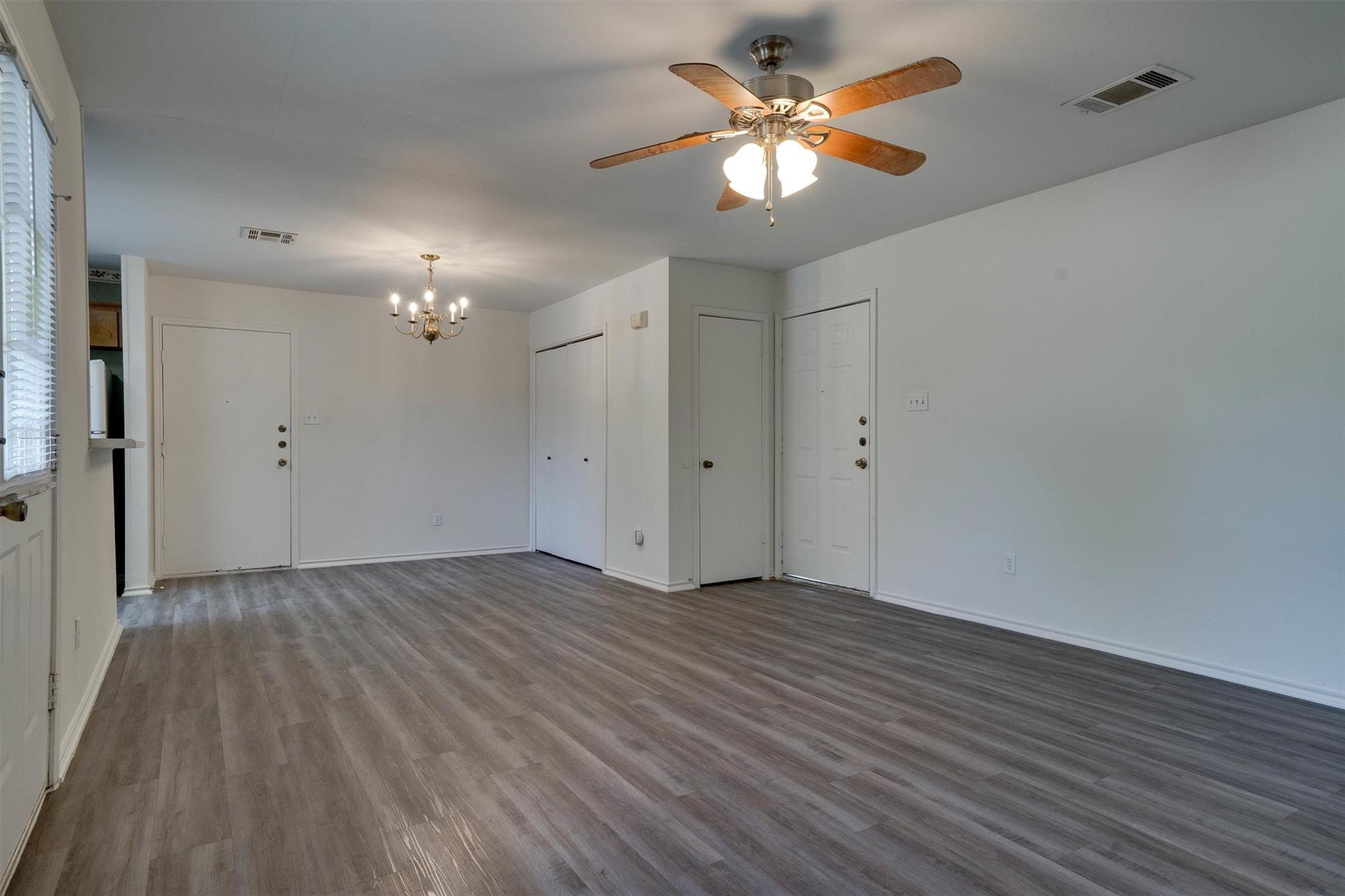 1720 Rawhide Loop Property Photo 3