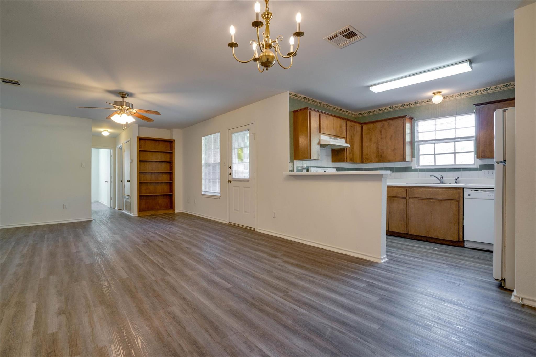 1720 Rawhide Loop Property Photo 6