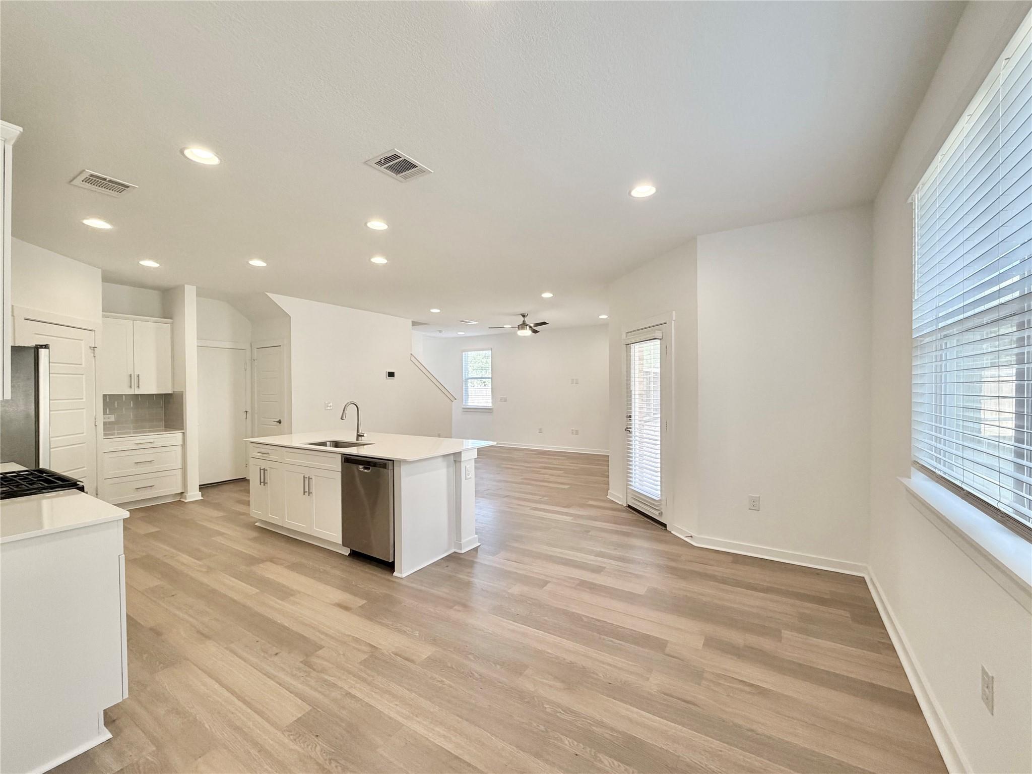 1061 Winnsboro Loop Property Photo 7