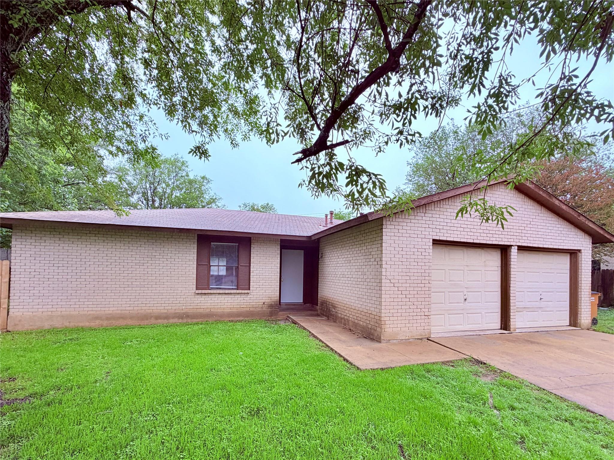 10904 Meadgreen Ct Property Photo 1