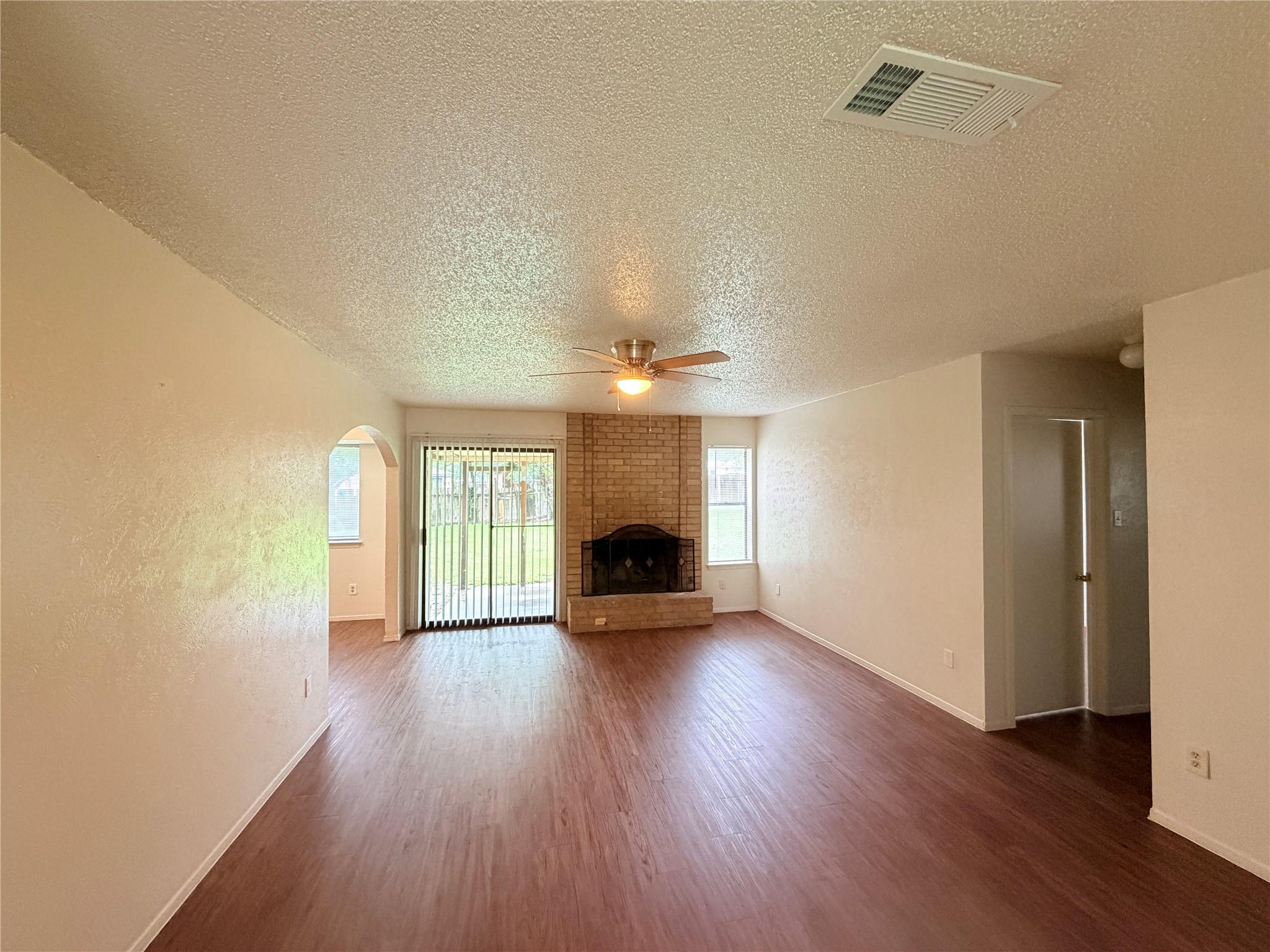 10904 Meadgreen Ct Property Photo 2