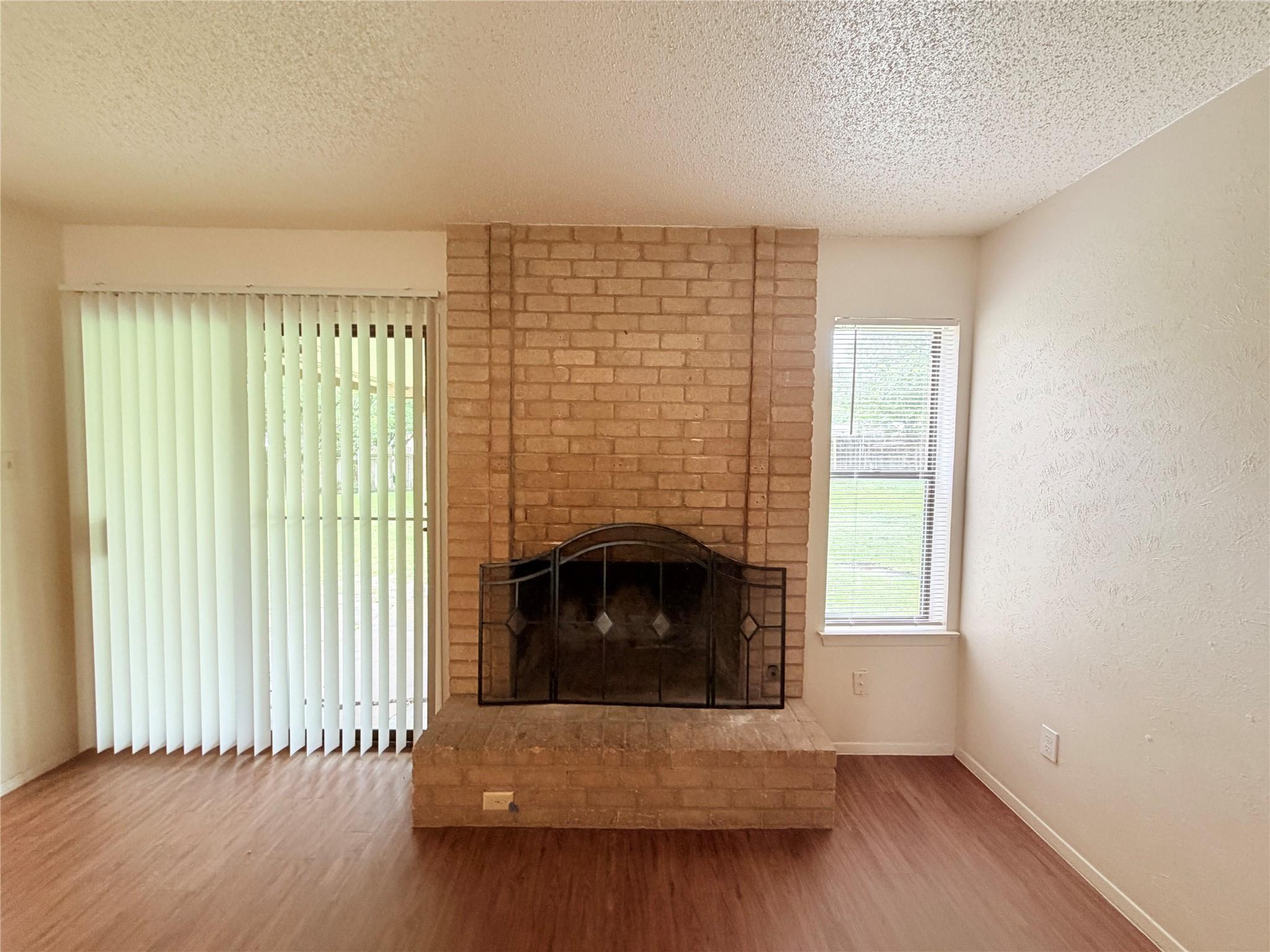 10904 Meadgreen Ct Property Photo 5