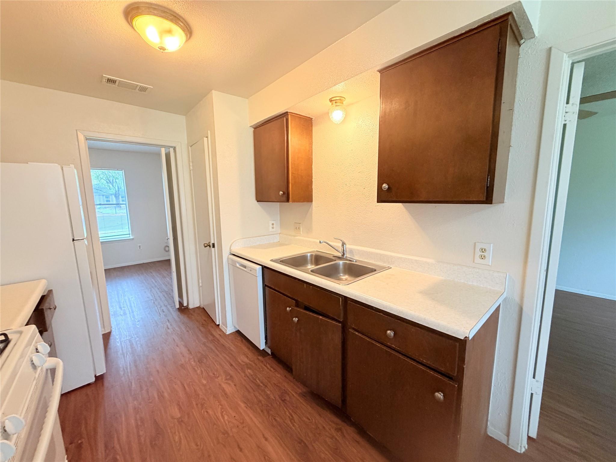 10904 Meadgreen Ct Property Photo 10