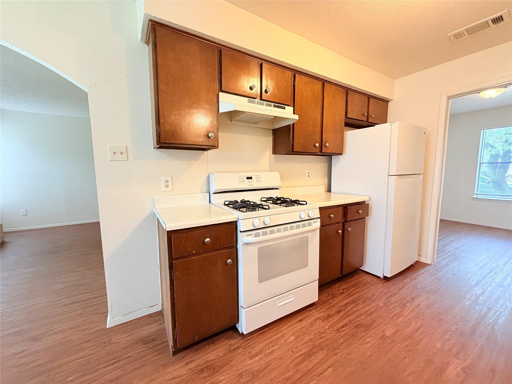 10904 Meadgreen Ct Property Photo 11