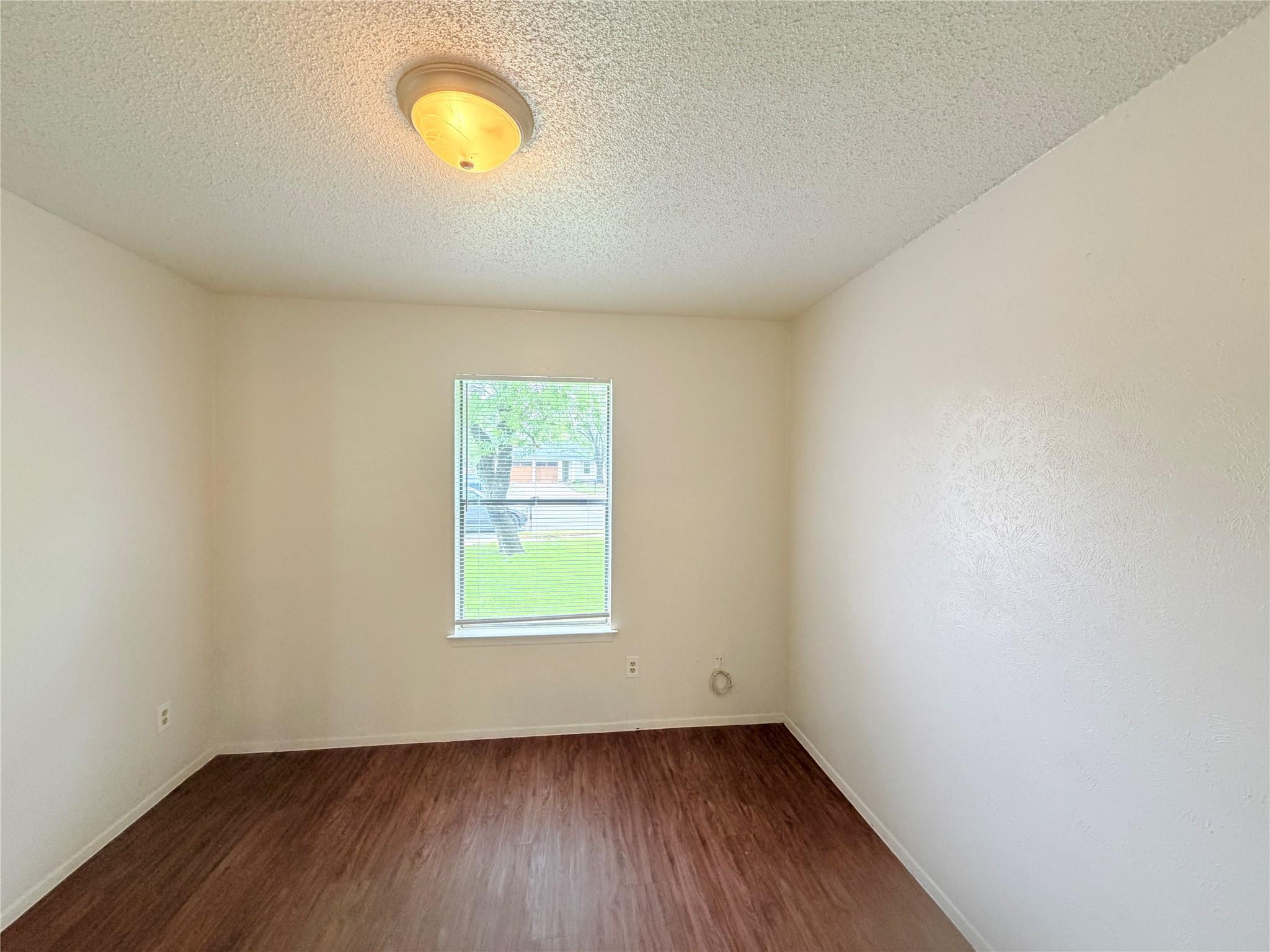 10904 Meadgreen Ct Property Photo 13