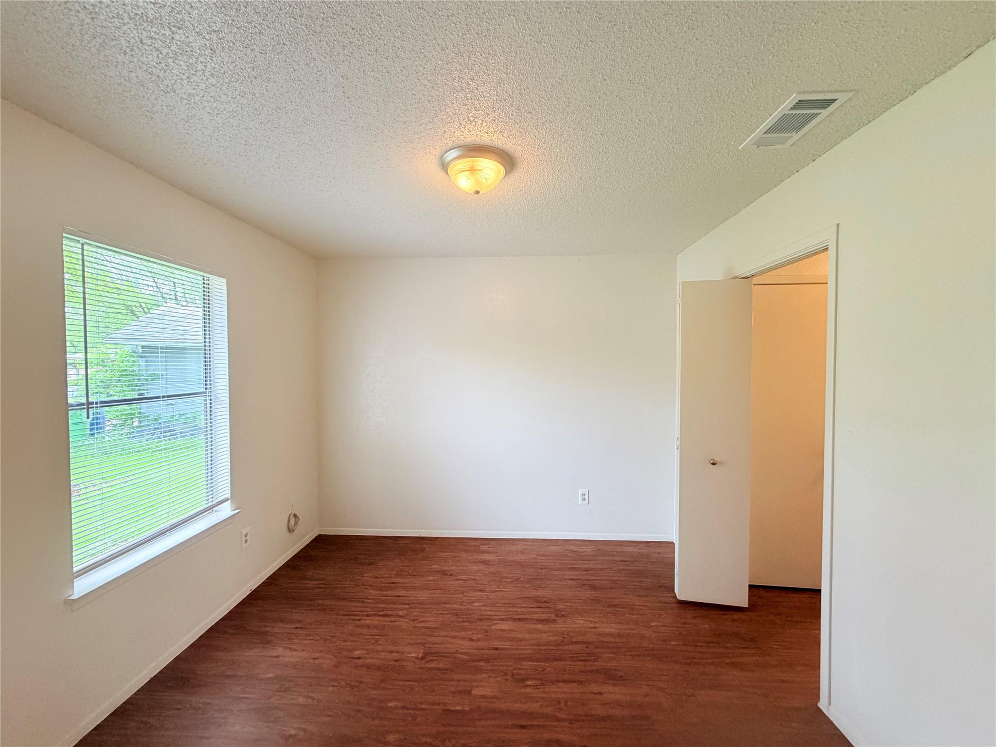10904 Meadgreen Ct Property Photo 14