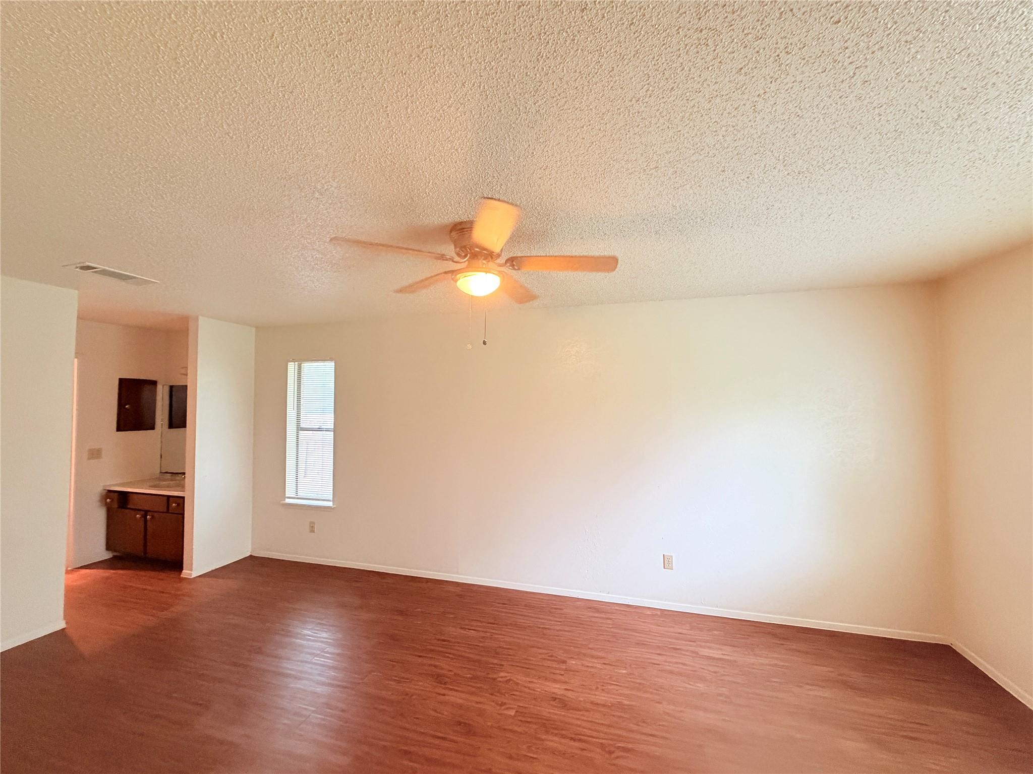 10904 Meadgreen Ct Property Photo 17