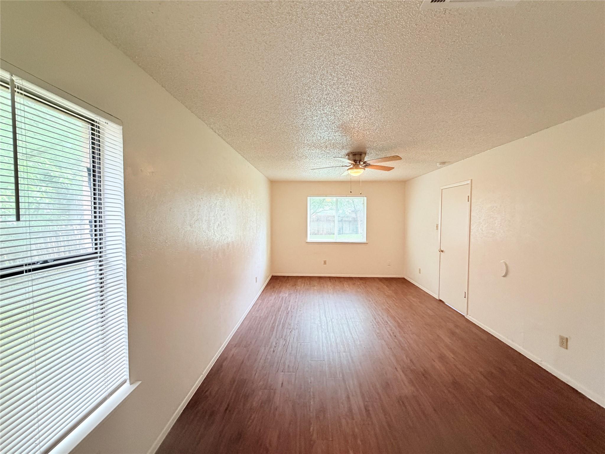 10904 Meadgreen Ct Property Photo 20