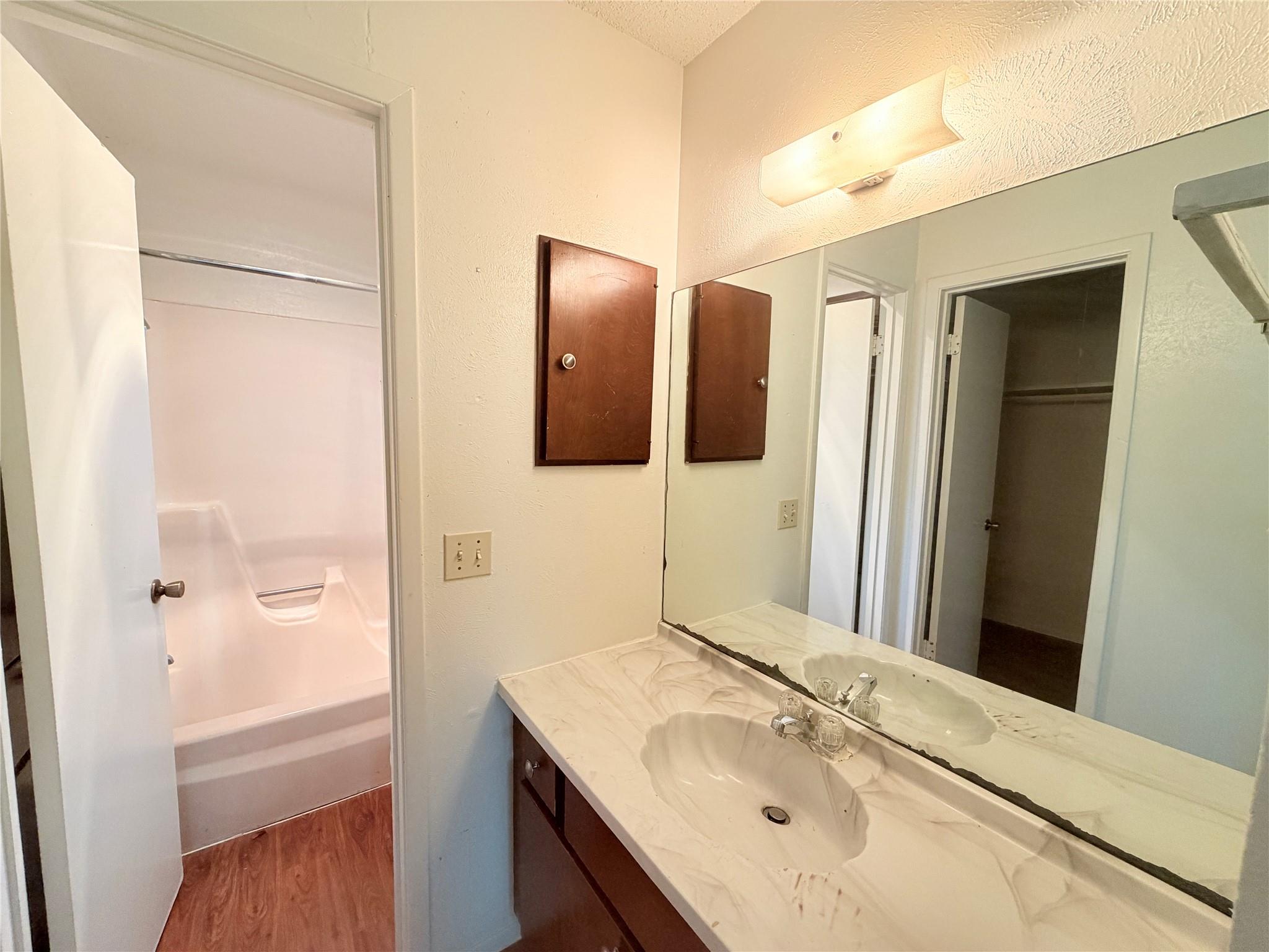 10904 Meadgreen Ct Property Photo 22