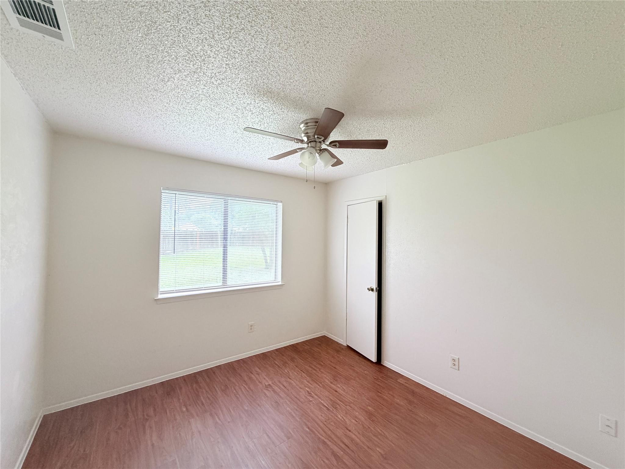 10904 Meadgreen Ct Property Photo 26
