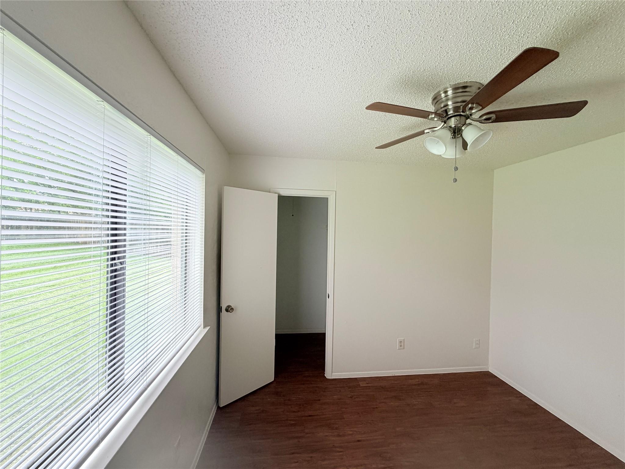 10904 Meadgreen Ct Property Photo 27