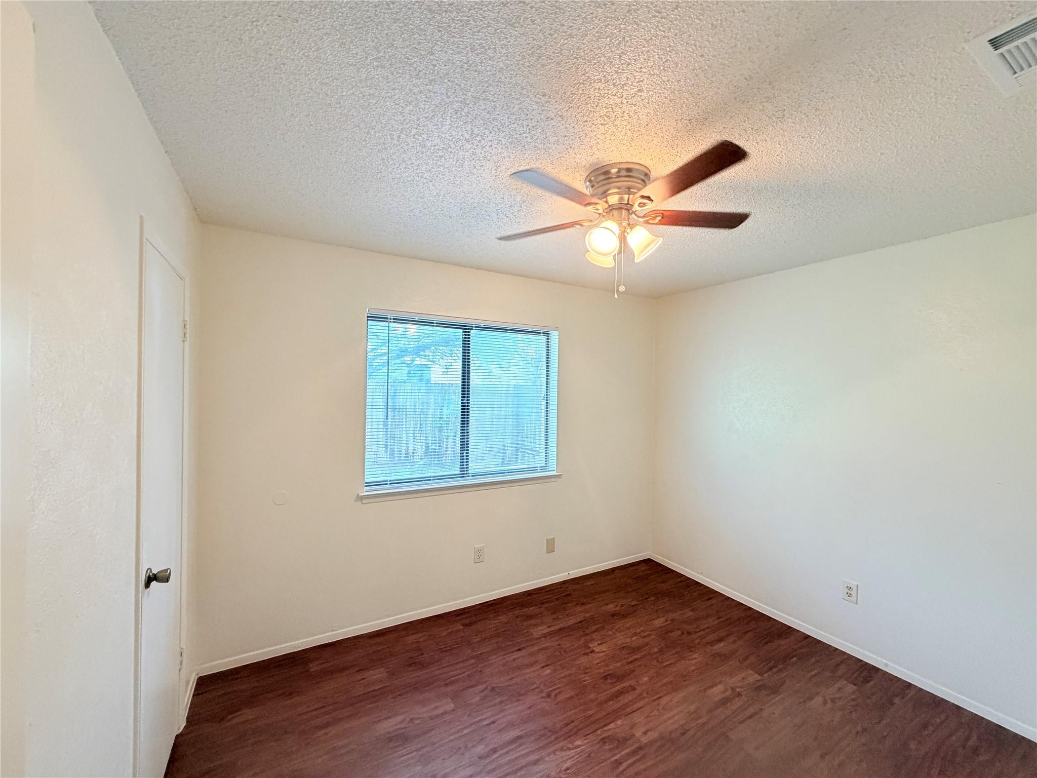 10904 Meadgreen Ct Property Photo 28