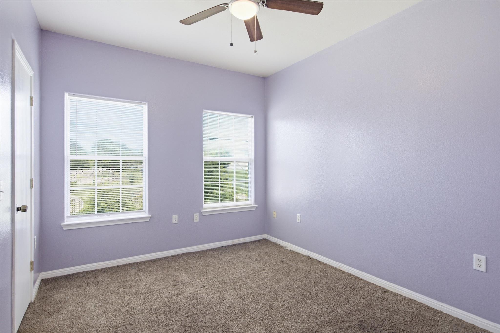 7502 Lazy Creek Dr Property Photo 6