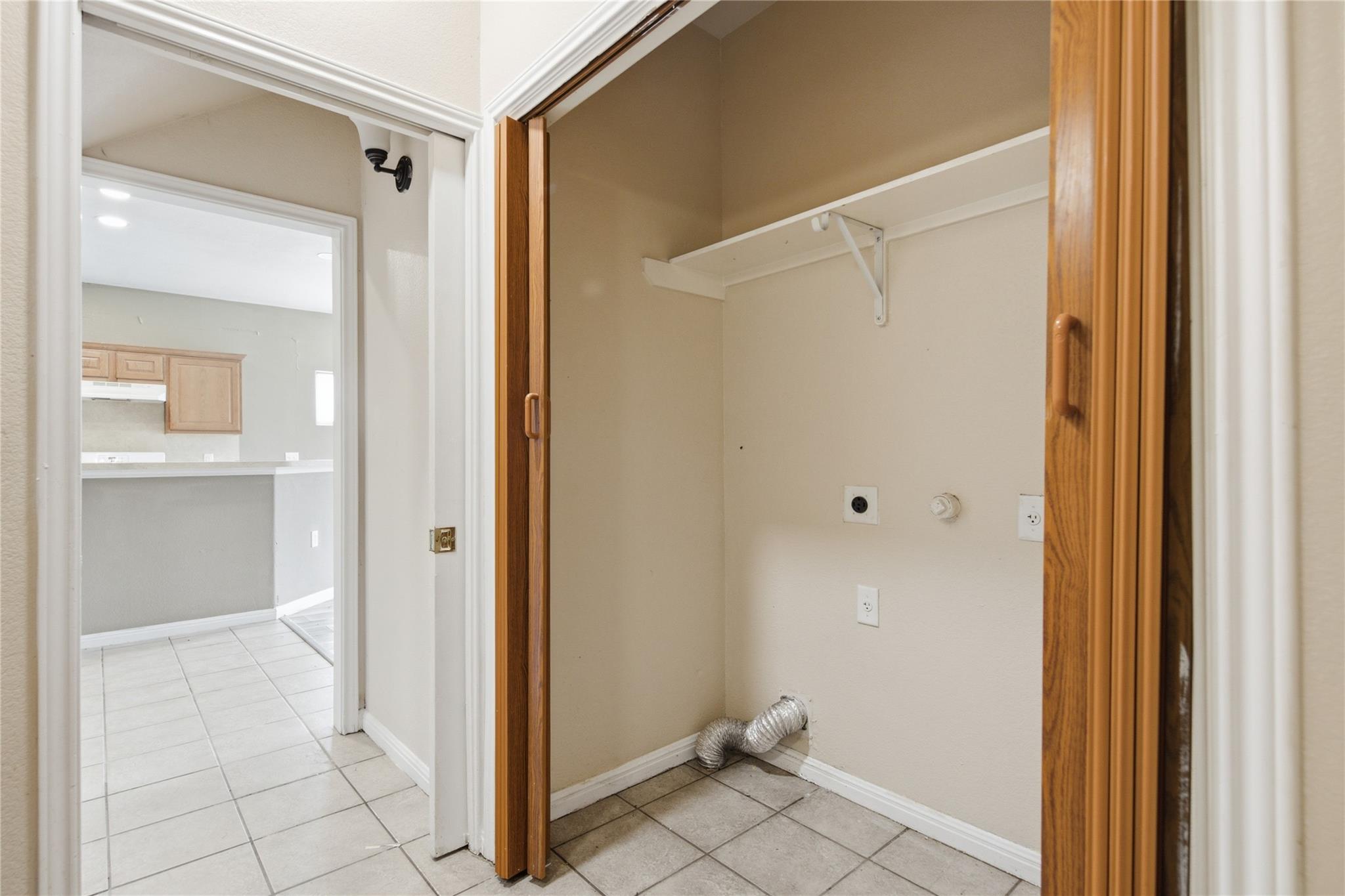 7502 Lazy Creek Dr Property Photo 13