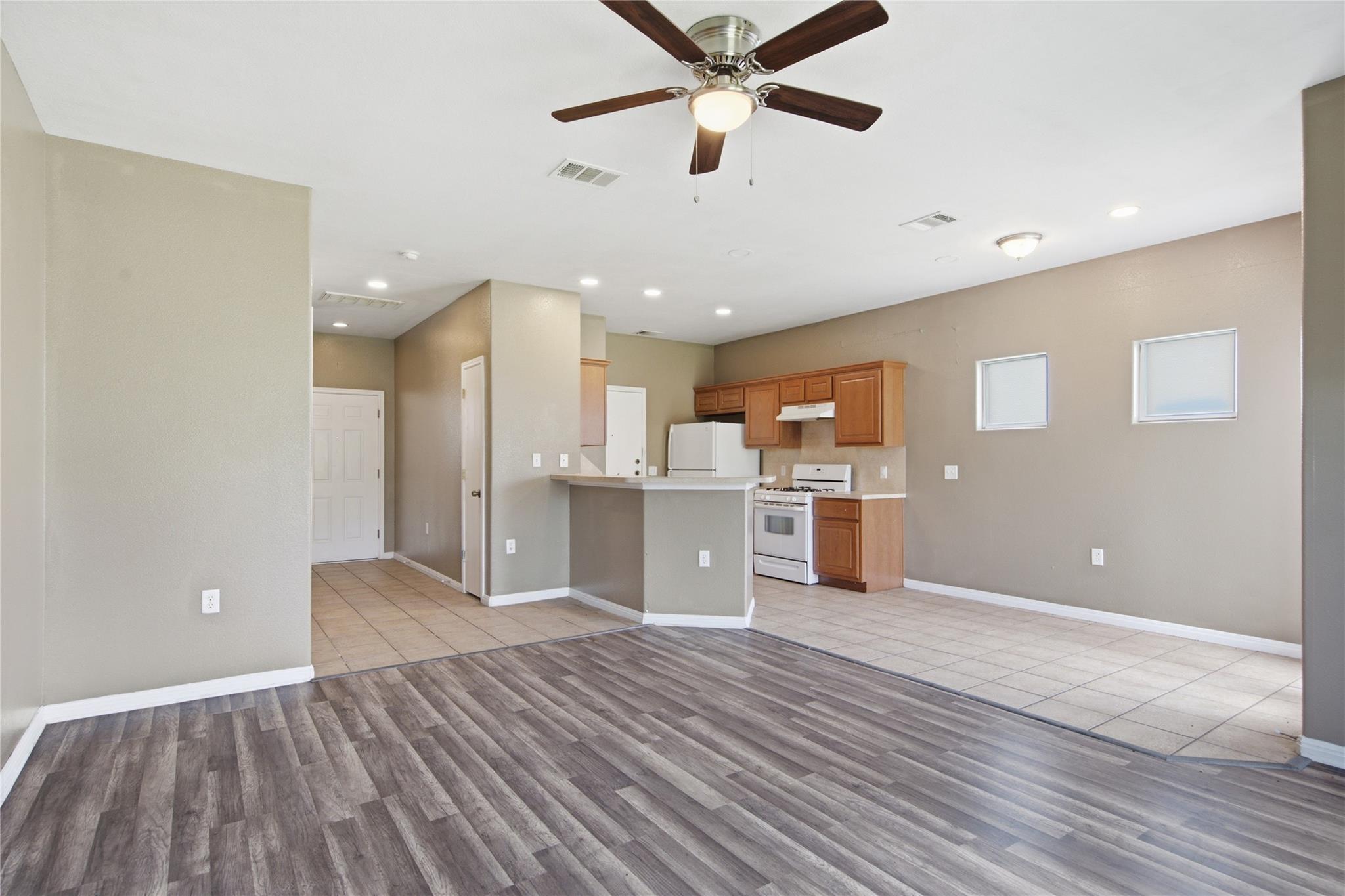 7502 Lazy Creek Dr Property Photo 16