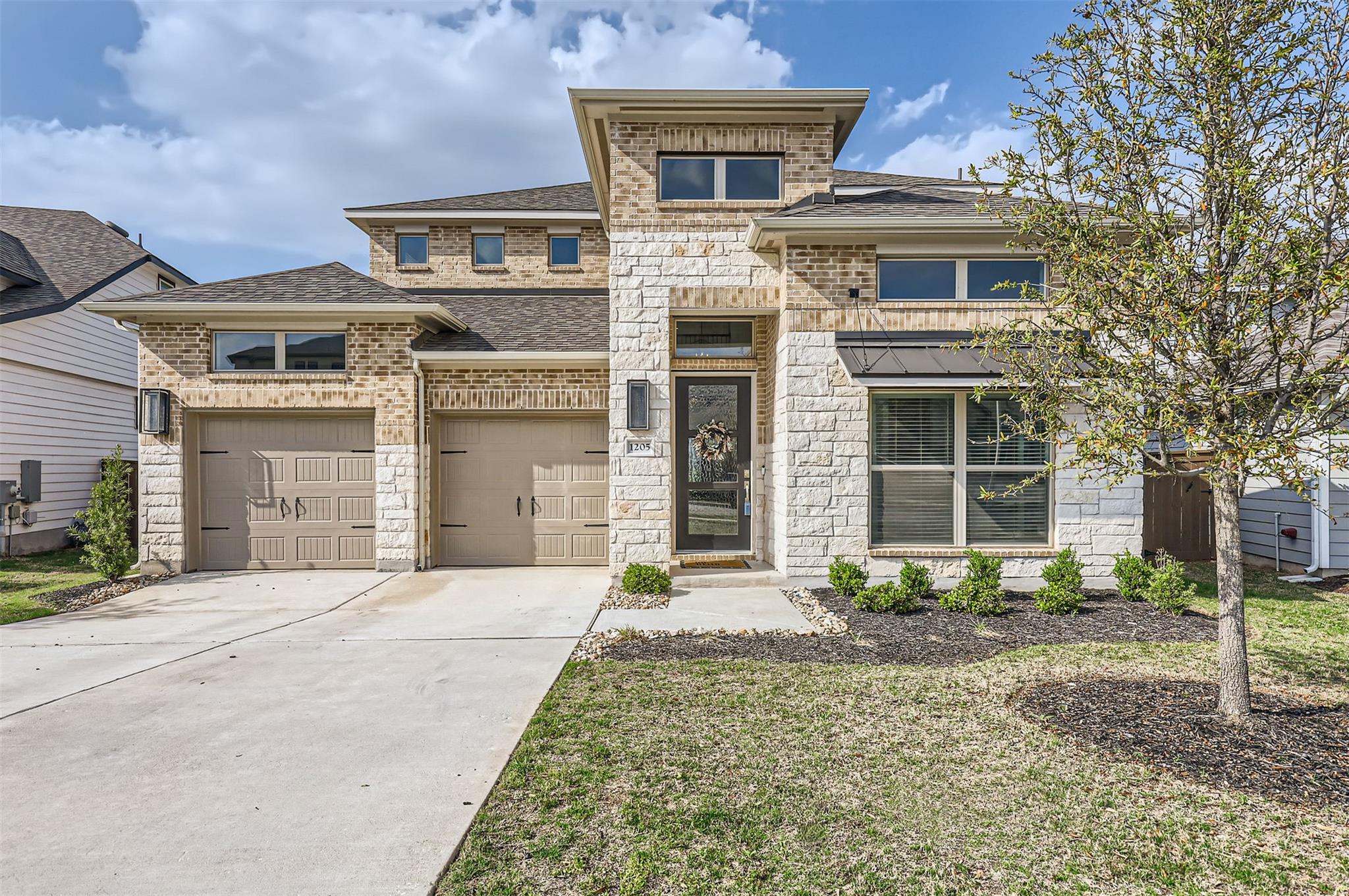 1205 Bluewood Bnd Property Photo 1