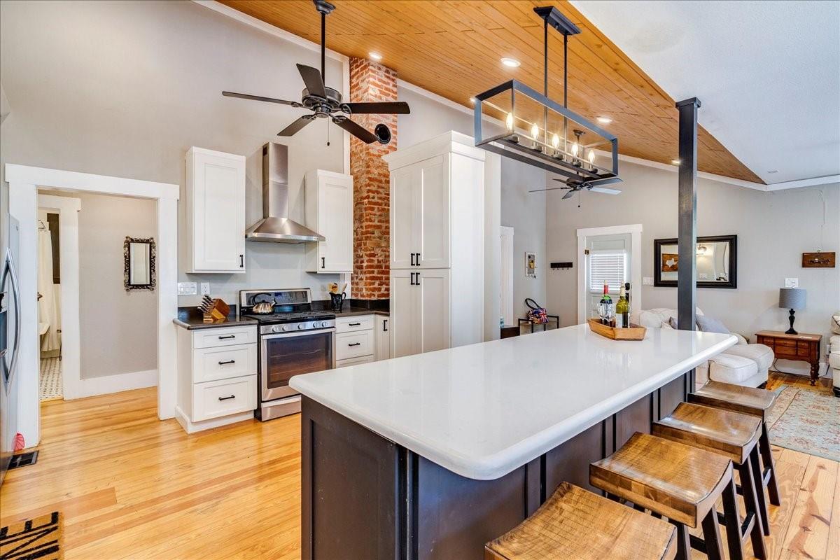 506 Shaw Ave Property Photo 1