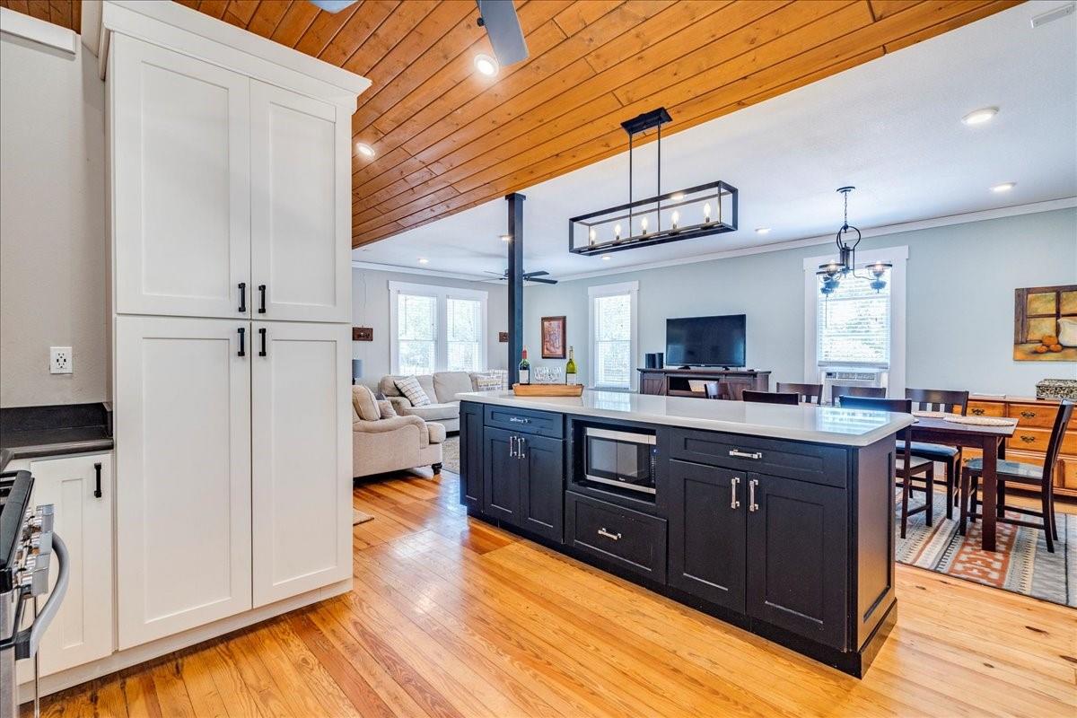 506 Shaw Ave Property Photo 8