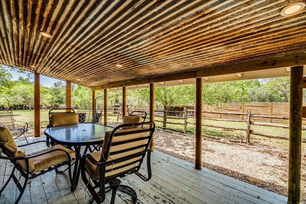 506 Shaw Ave Property Photo 20